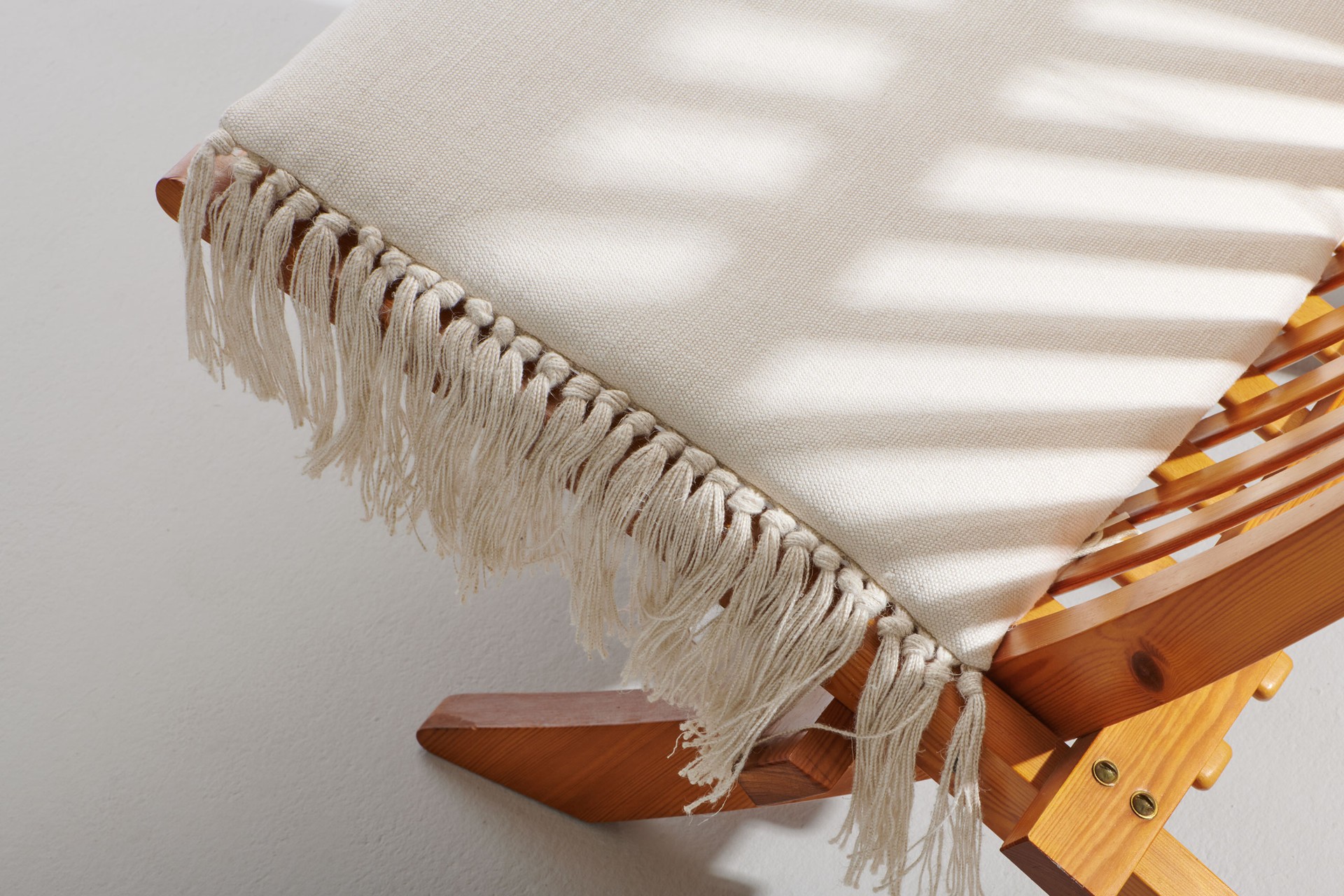 Folding 'Asian Lawn' Chair image 4