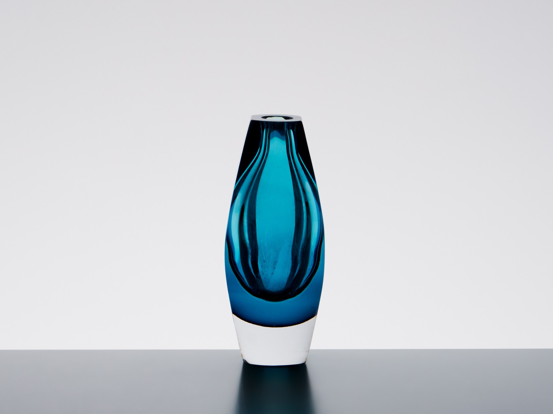Vase image 3