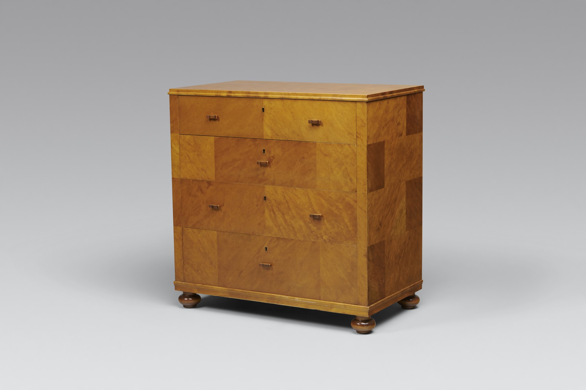 'Haga' Chest of Drawers