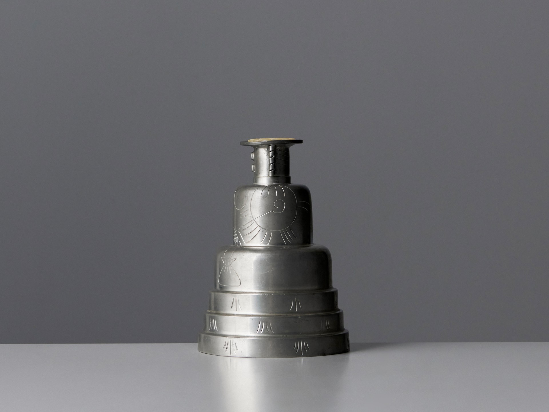 Vessel with Cover image 3