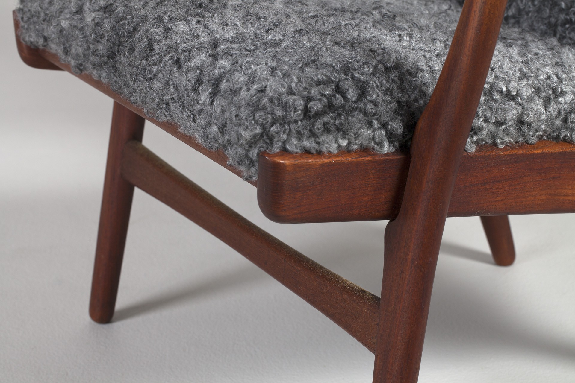 Pair of Armchairs, Model no. 'AP-16' image 4