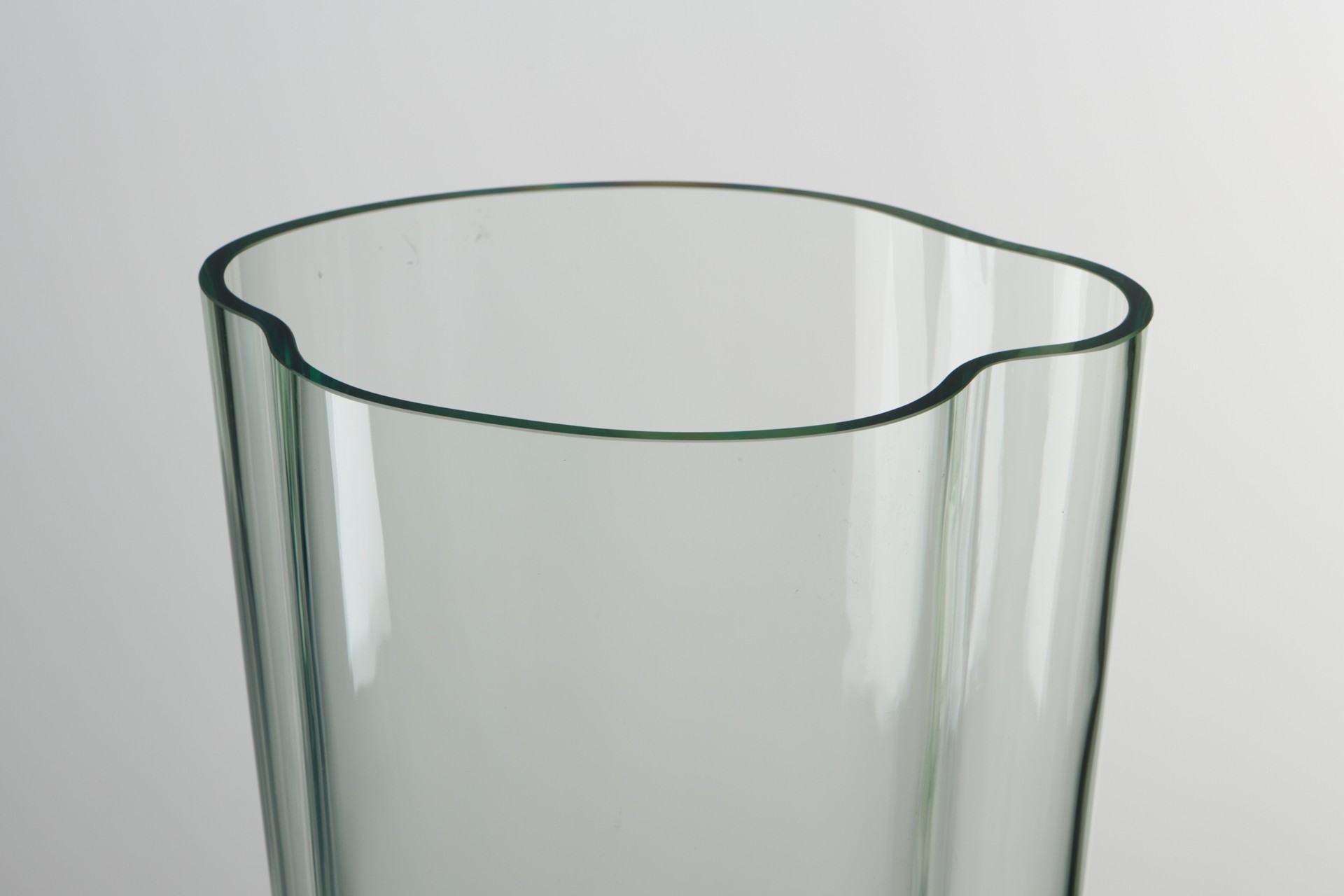 Vase image 3