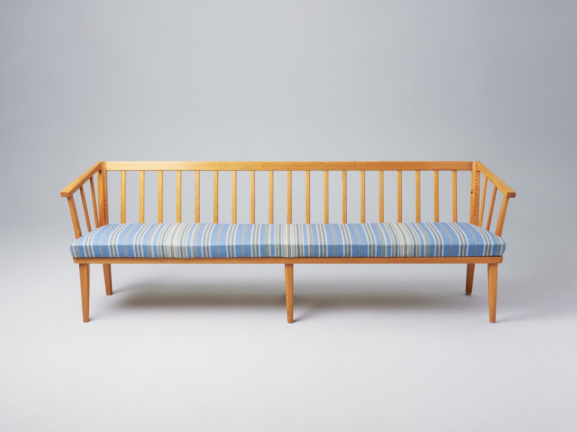 'Visingsö' Sofa image 2