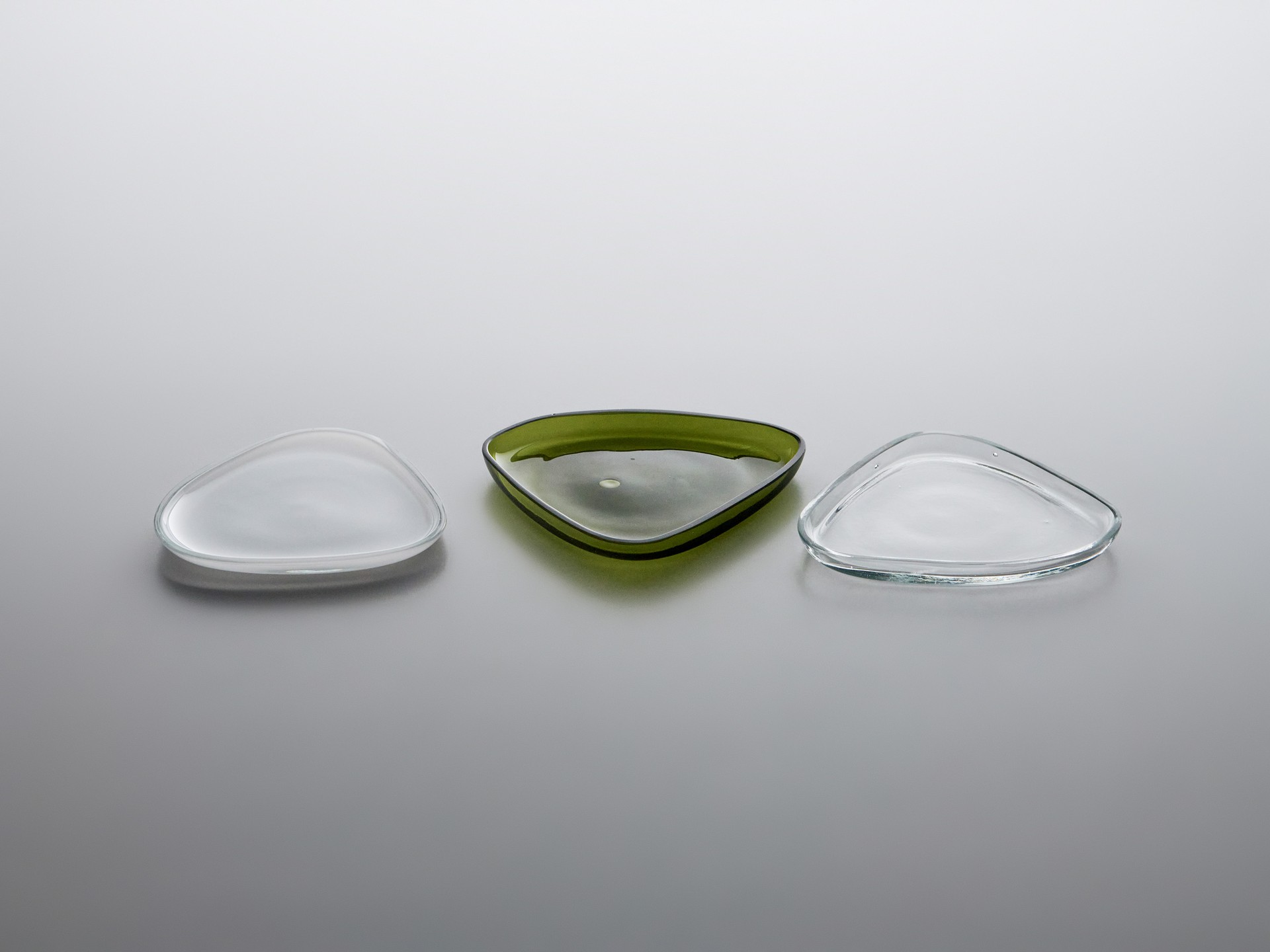 Set of Three Plates image 2