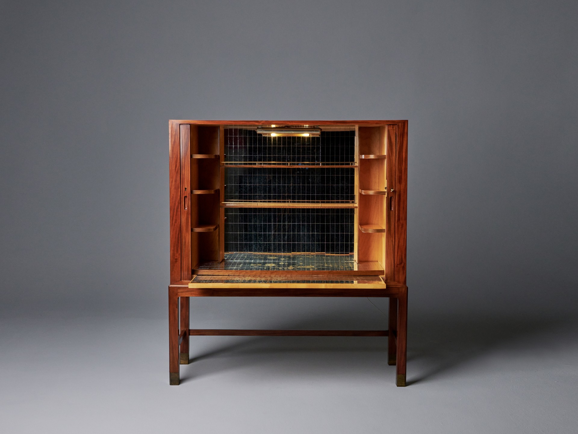 Cocktail Bar Cabinet image 5