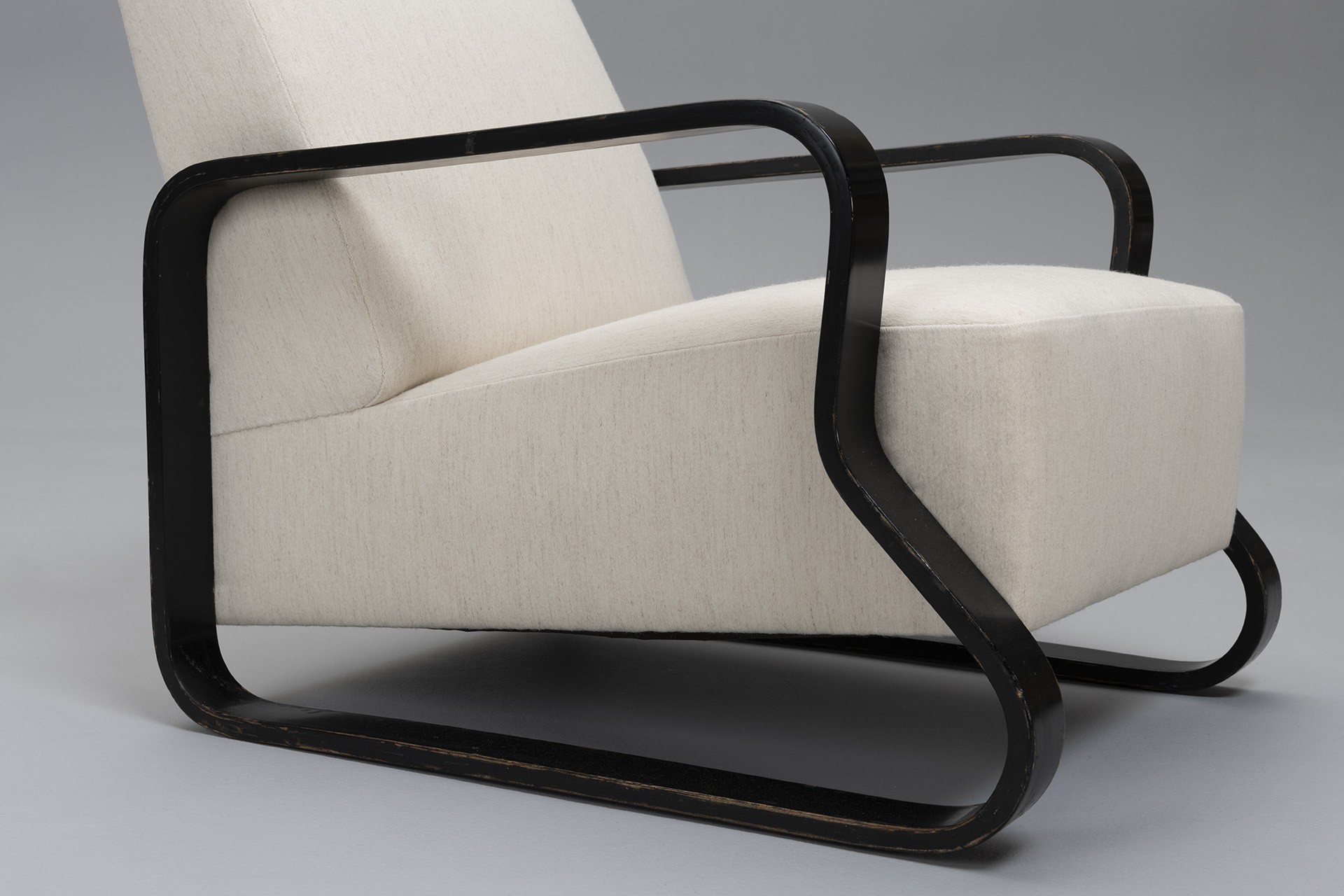 Pair of Armchairs Model No. 44 image 5