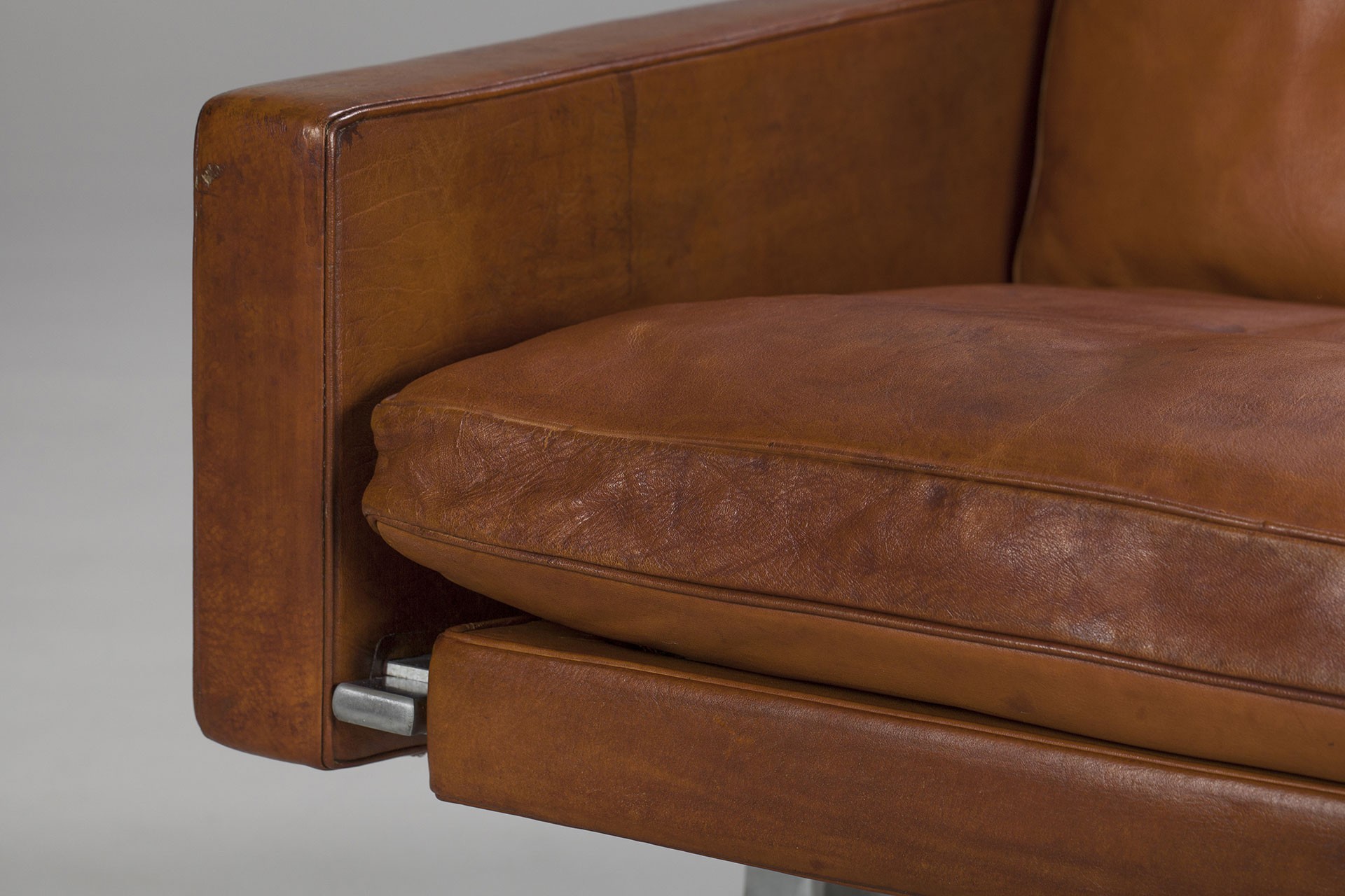 Pair of PK-31 Armchairs image 3