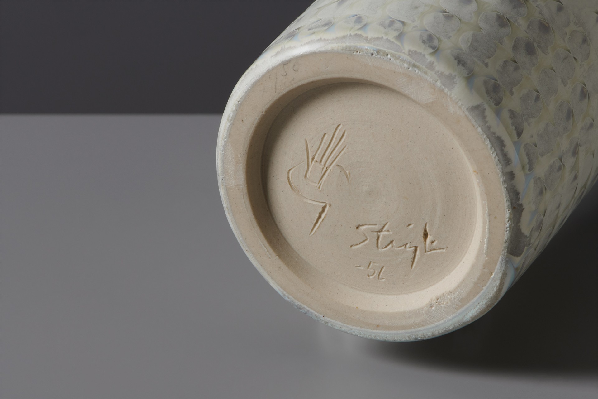 Vase image 3