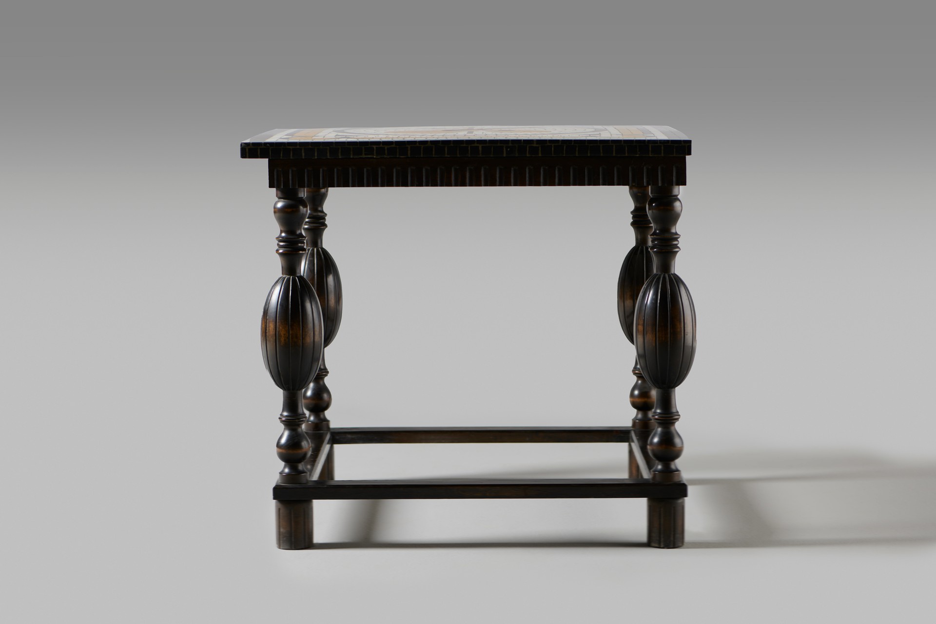Mosaic Table image 3
