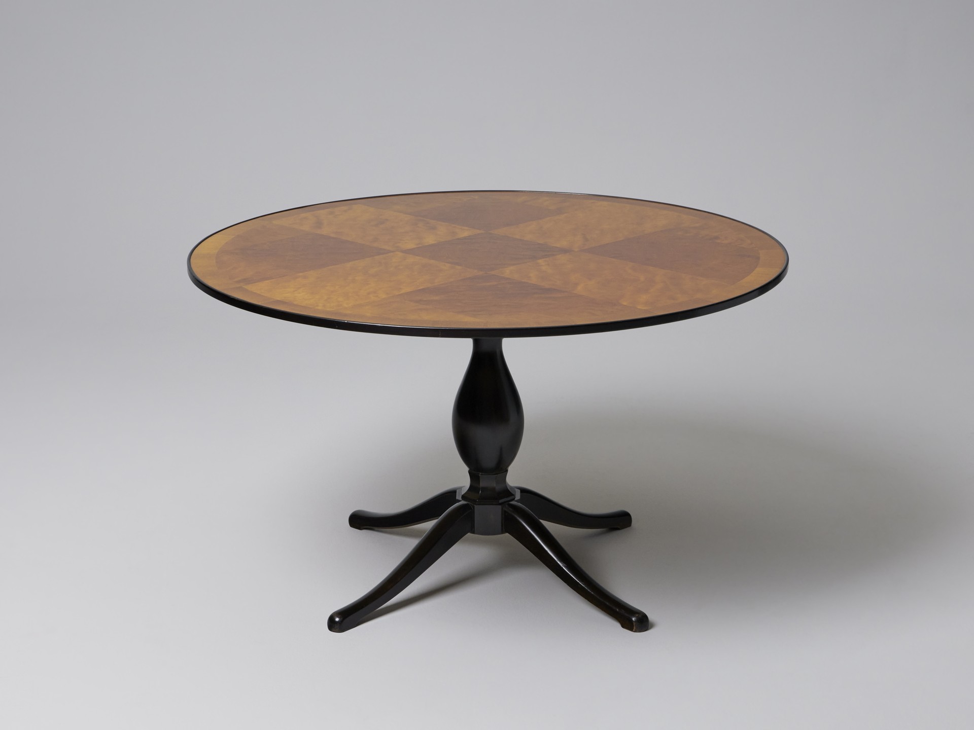 'Haga' Table