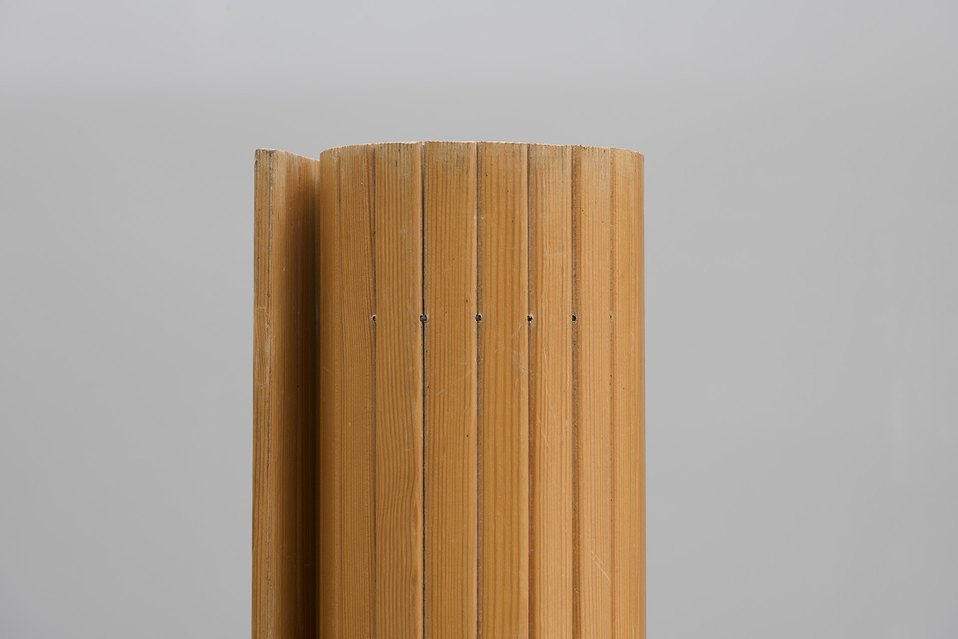 Pair of Extra High Screens Model no.100 image 7