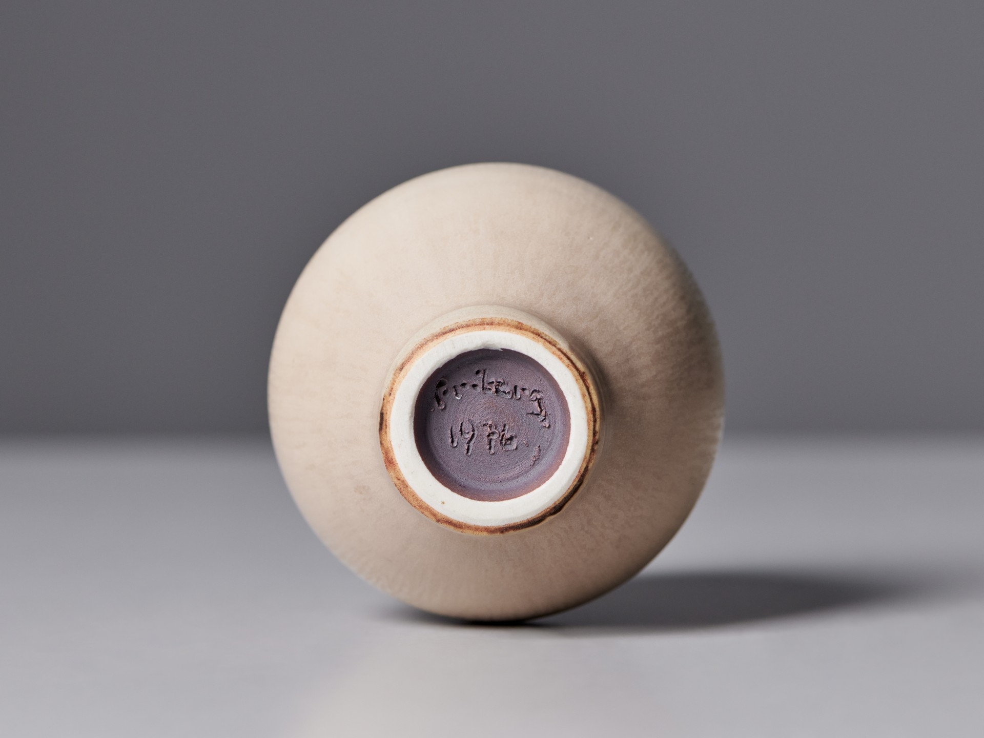 Vase image 4