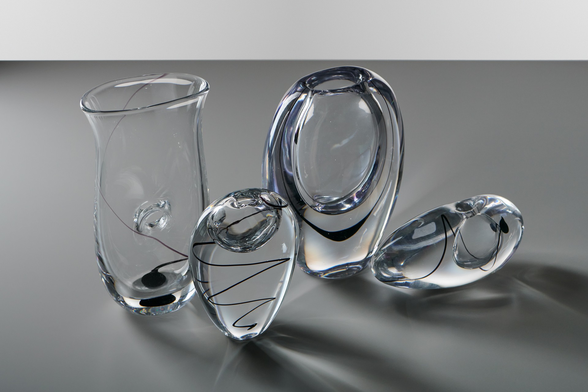 Group of Vicke Lindstrand Vases image 6