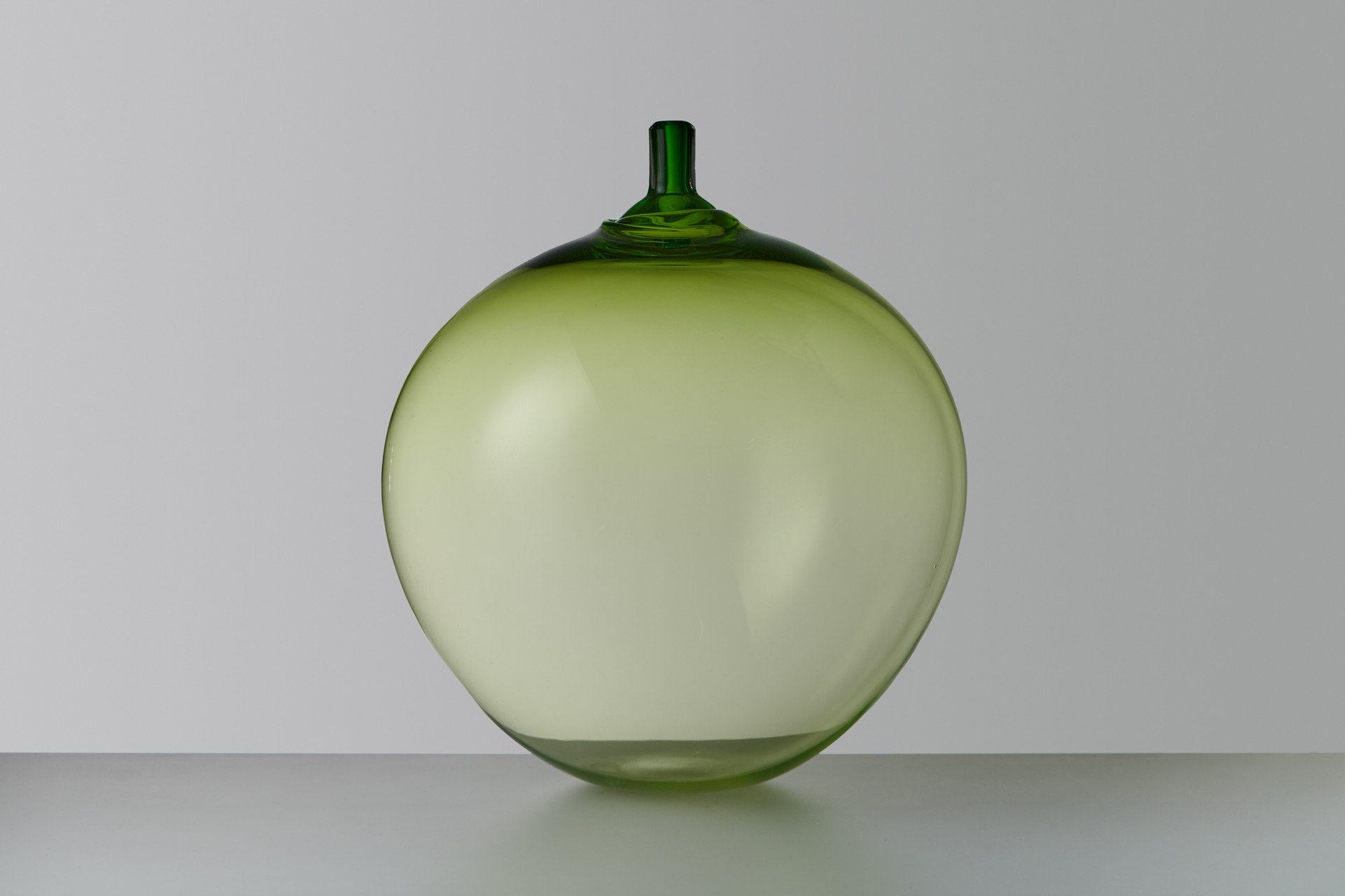 Apple vase