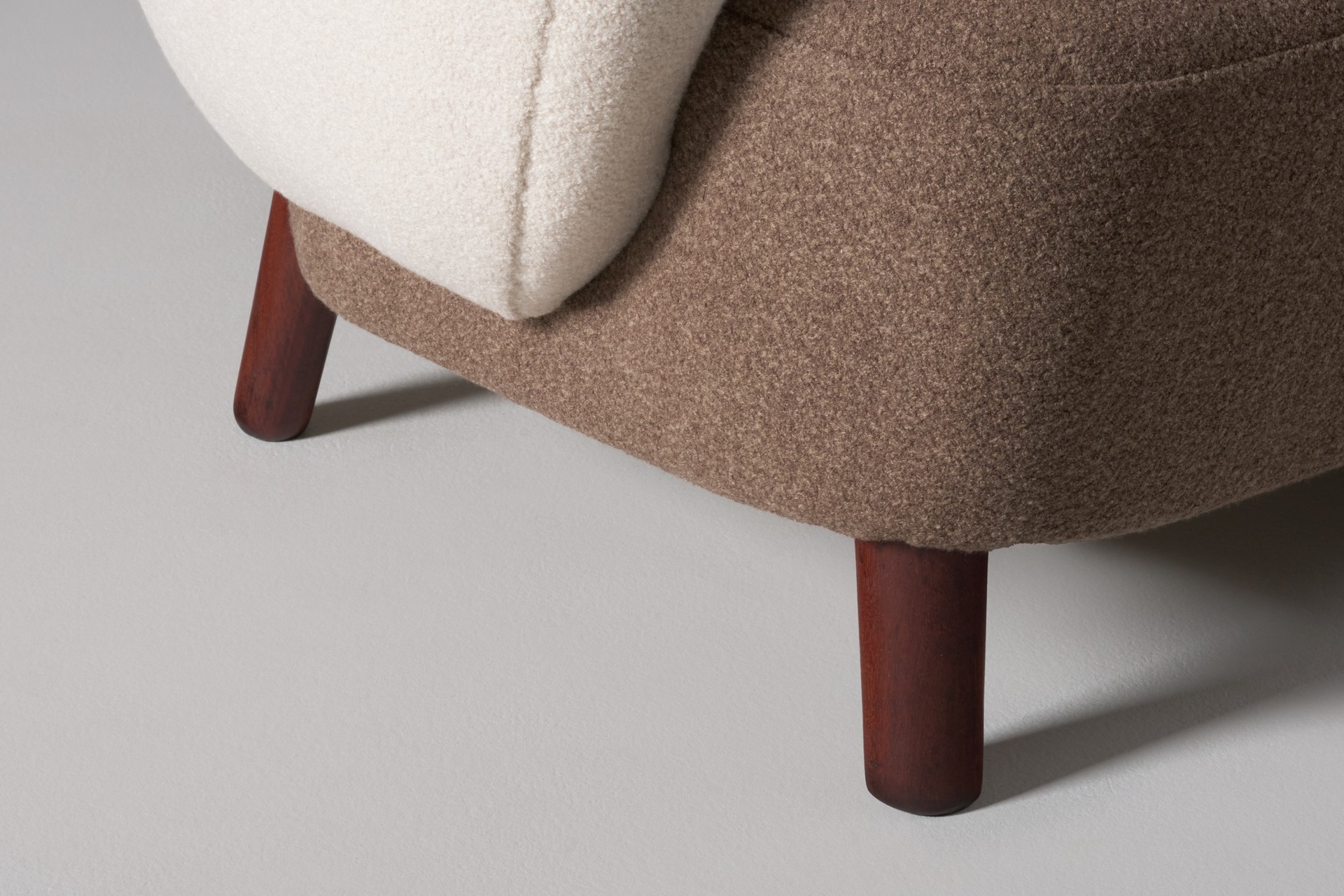 Sofa image 5