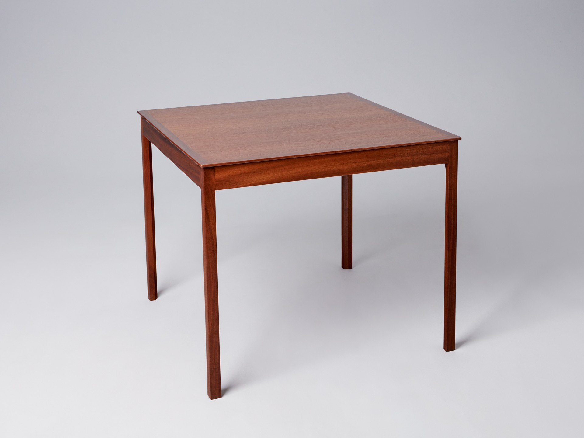 Table/Desk image 3