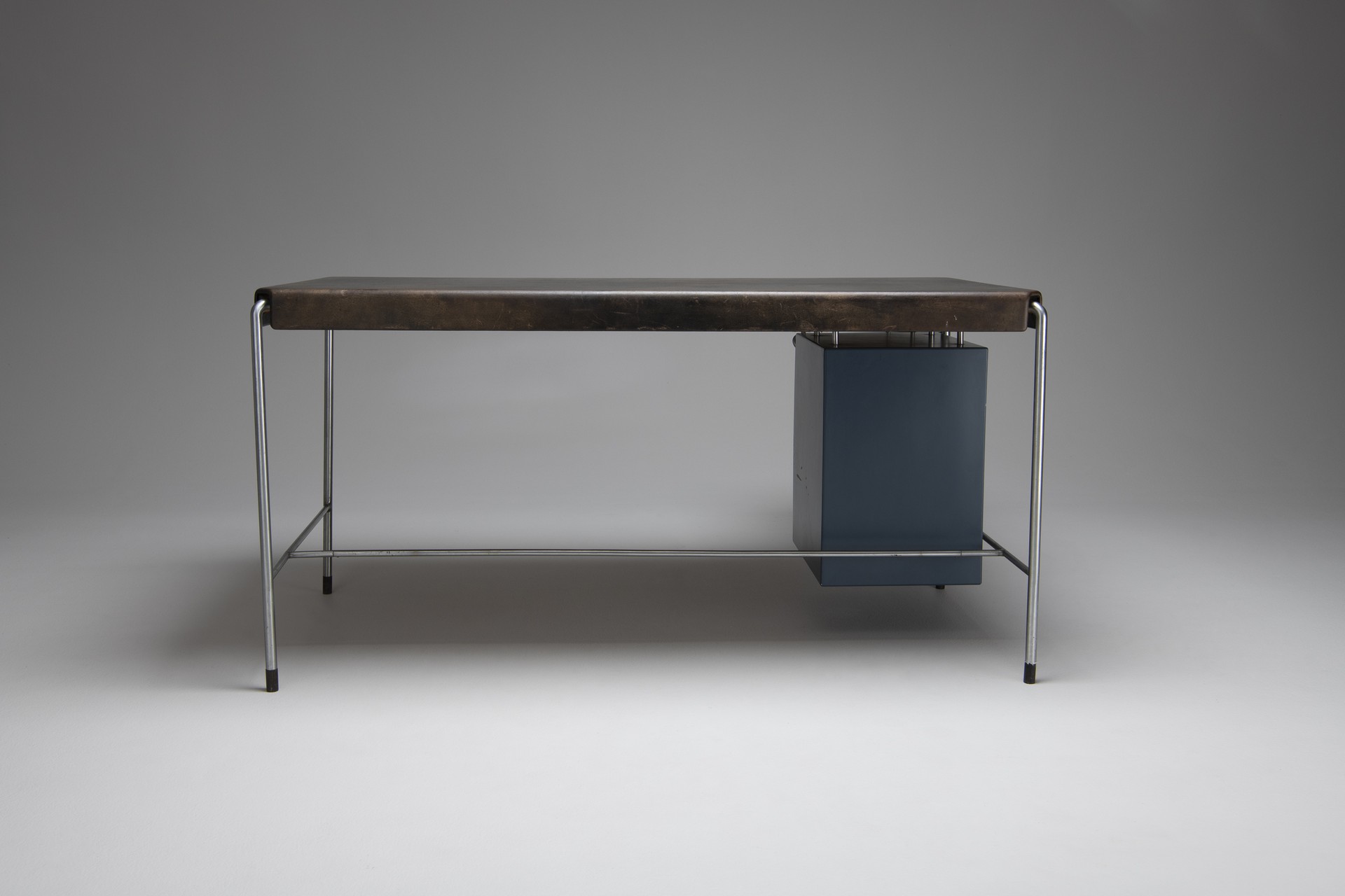 'American Foundation' Desk image 4