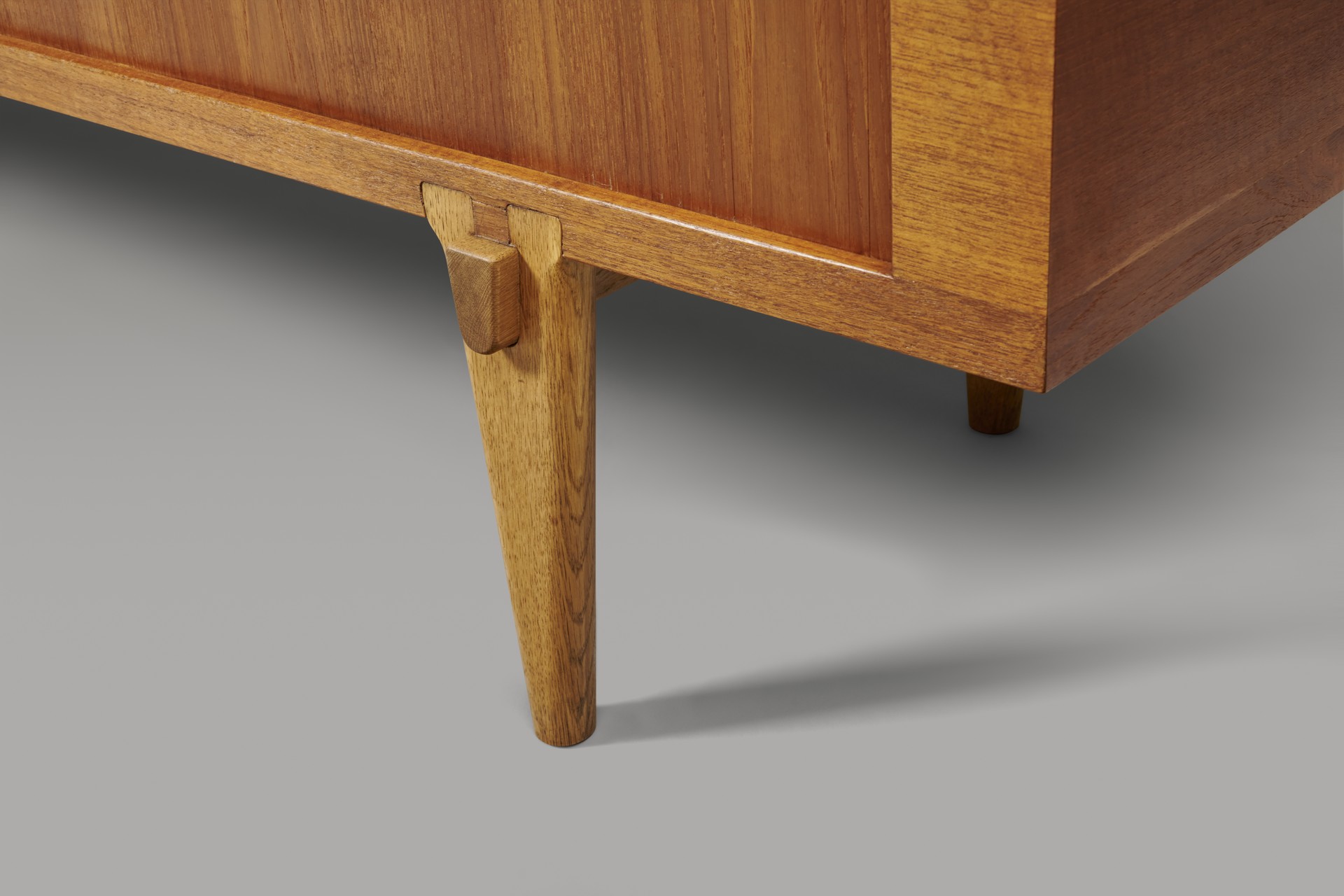 'Presidents' Sideboard image 5