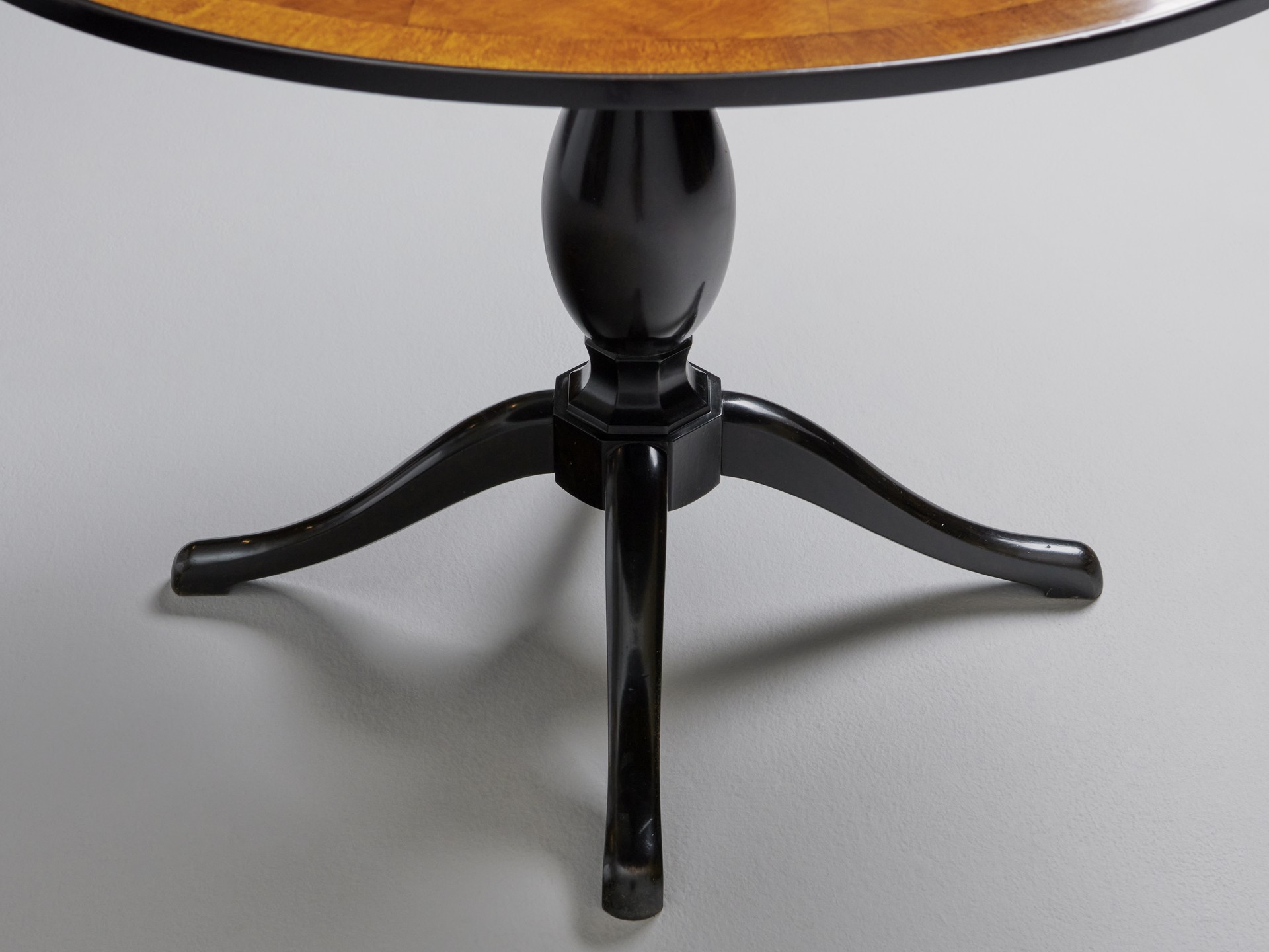 'Haga'  Table image 5