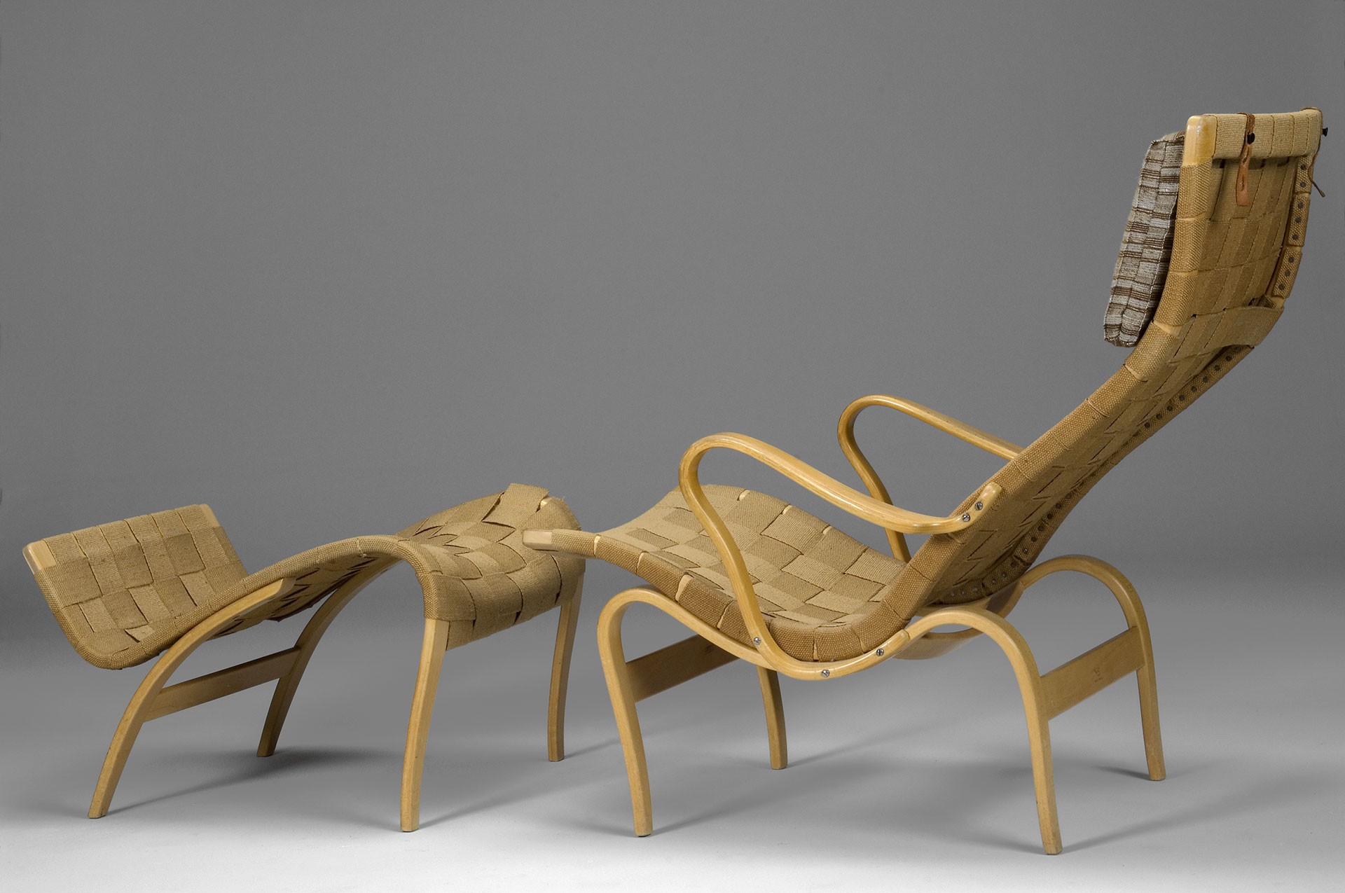 Pernilla Loungechair & Footstool