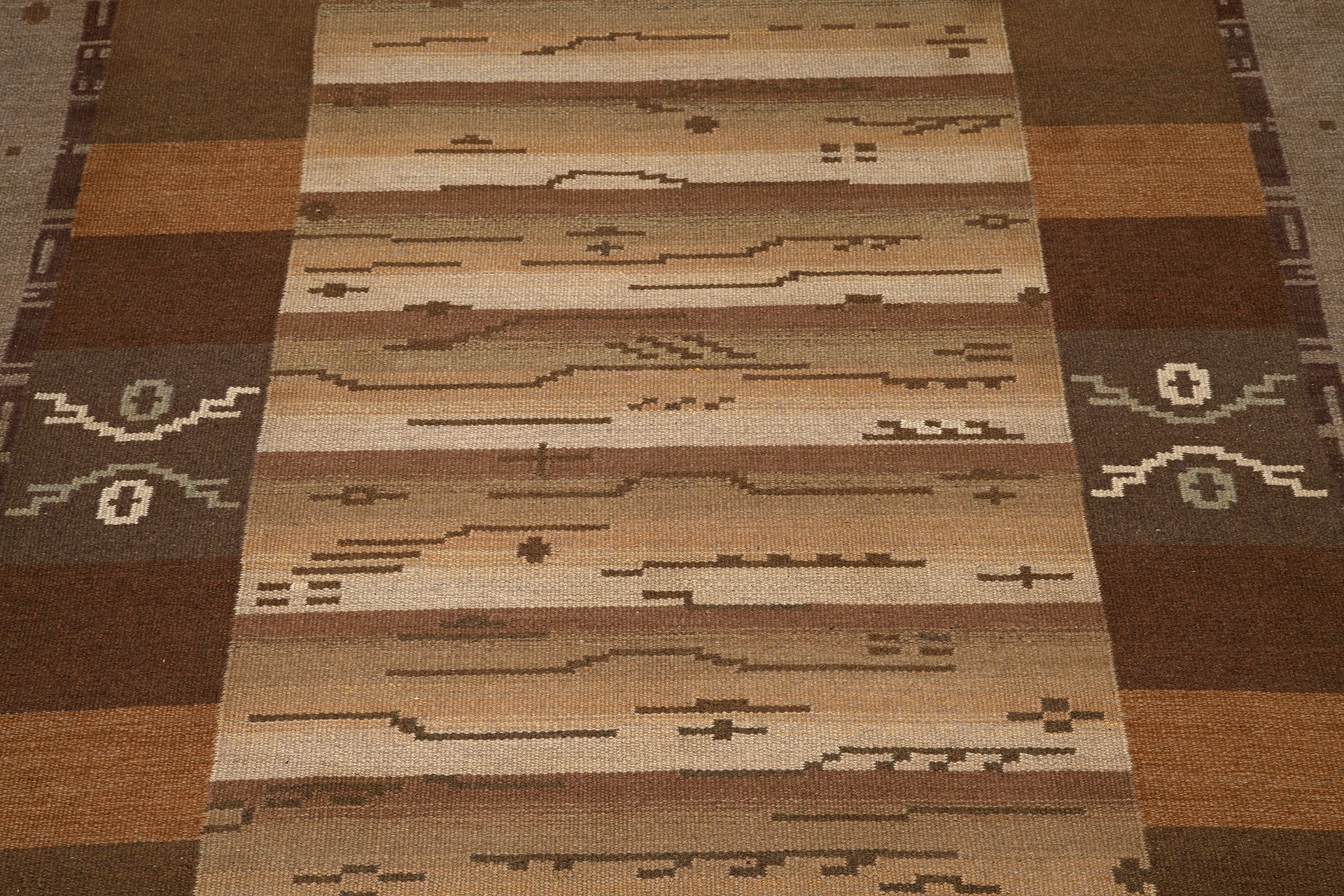 Finnish Art Deco Carpet image 3