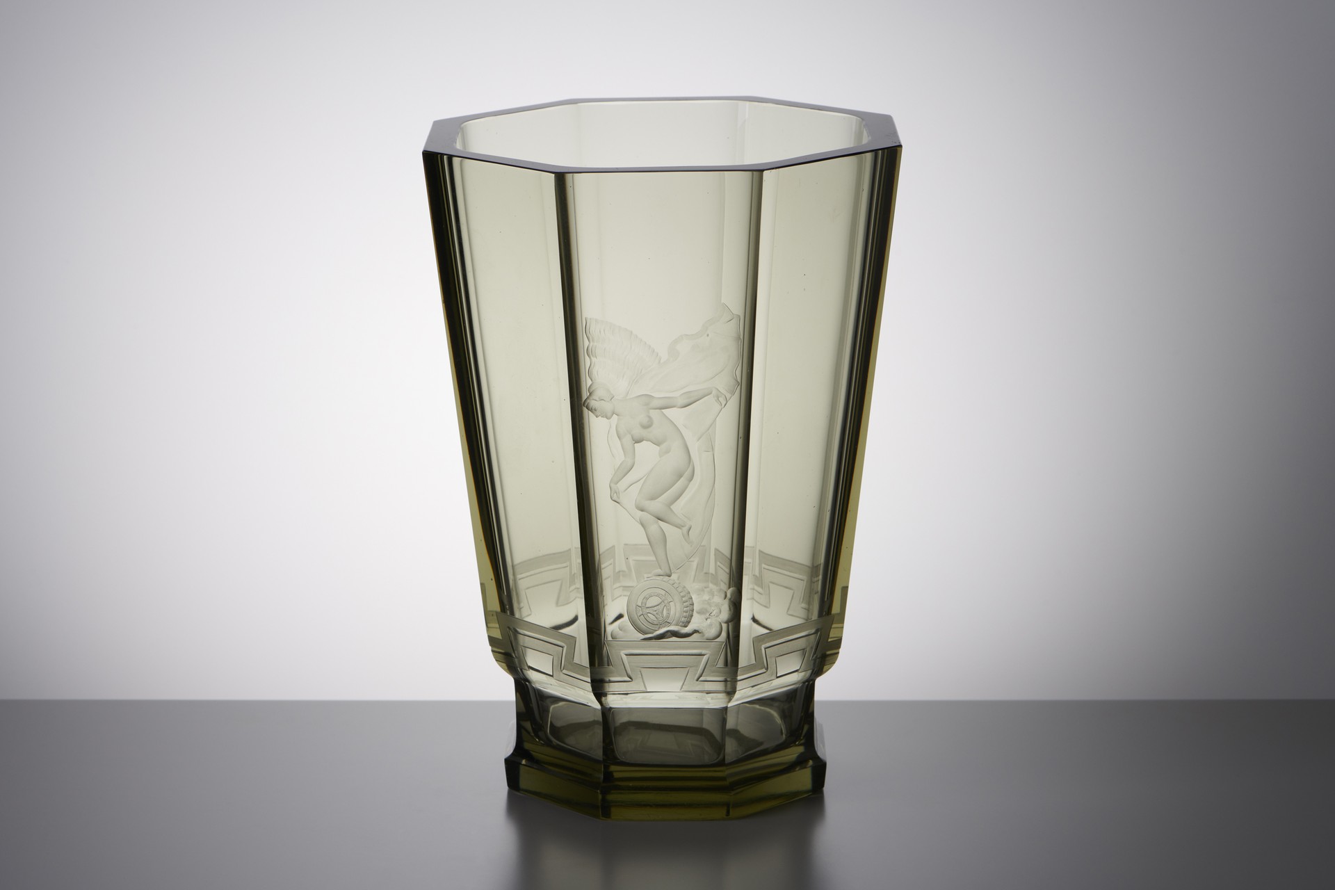 Vase image 3