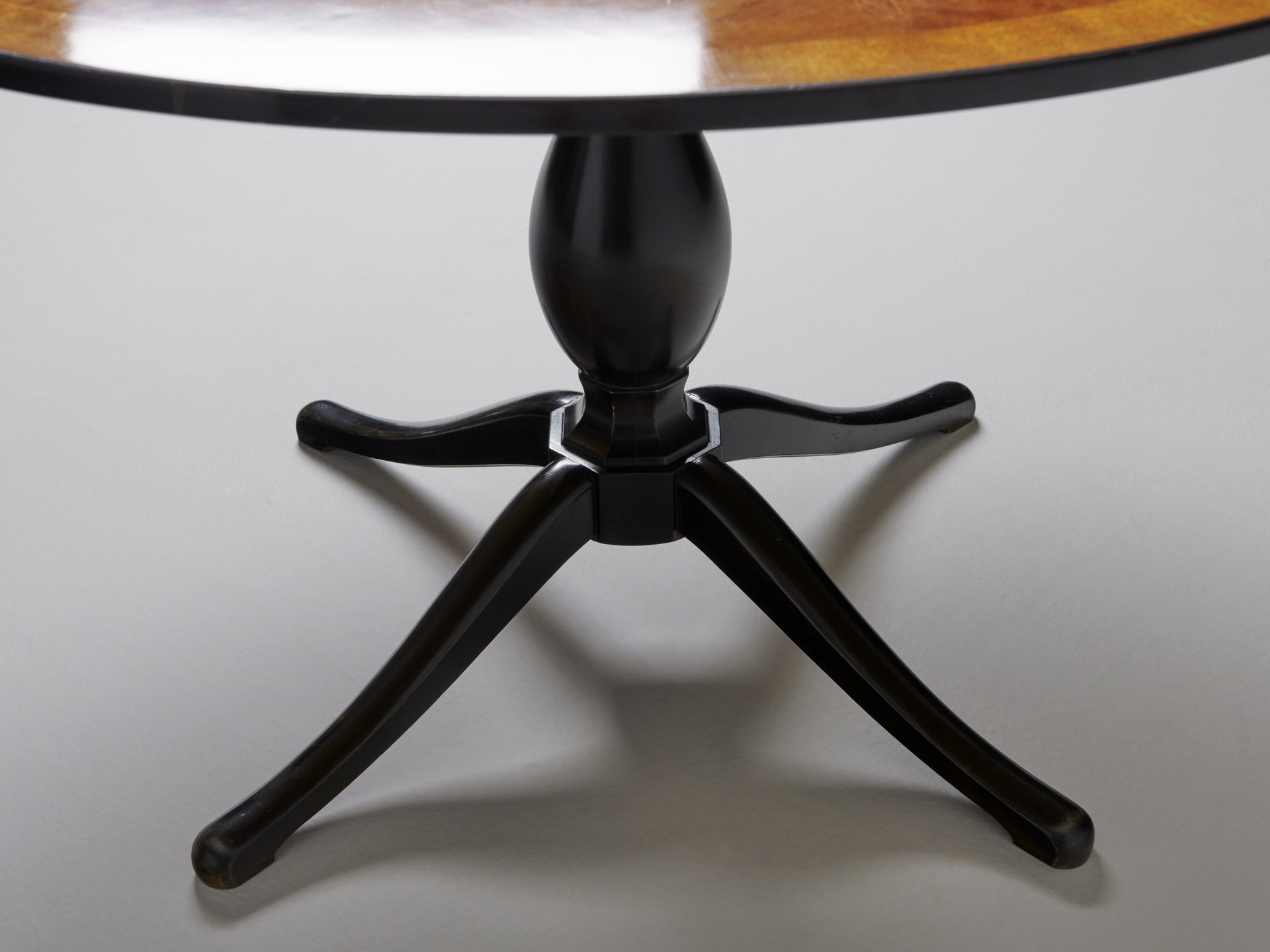 'Haga' Table image 5