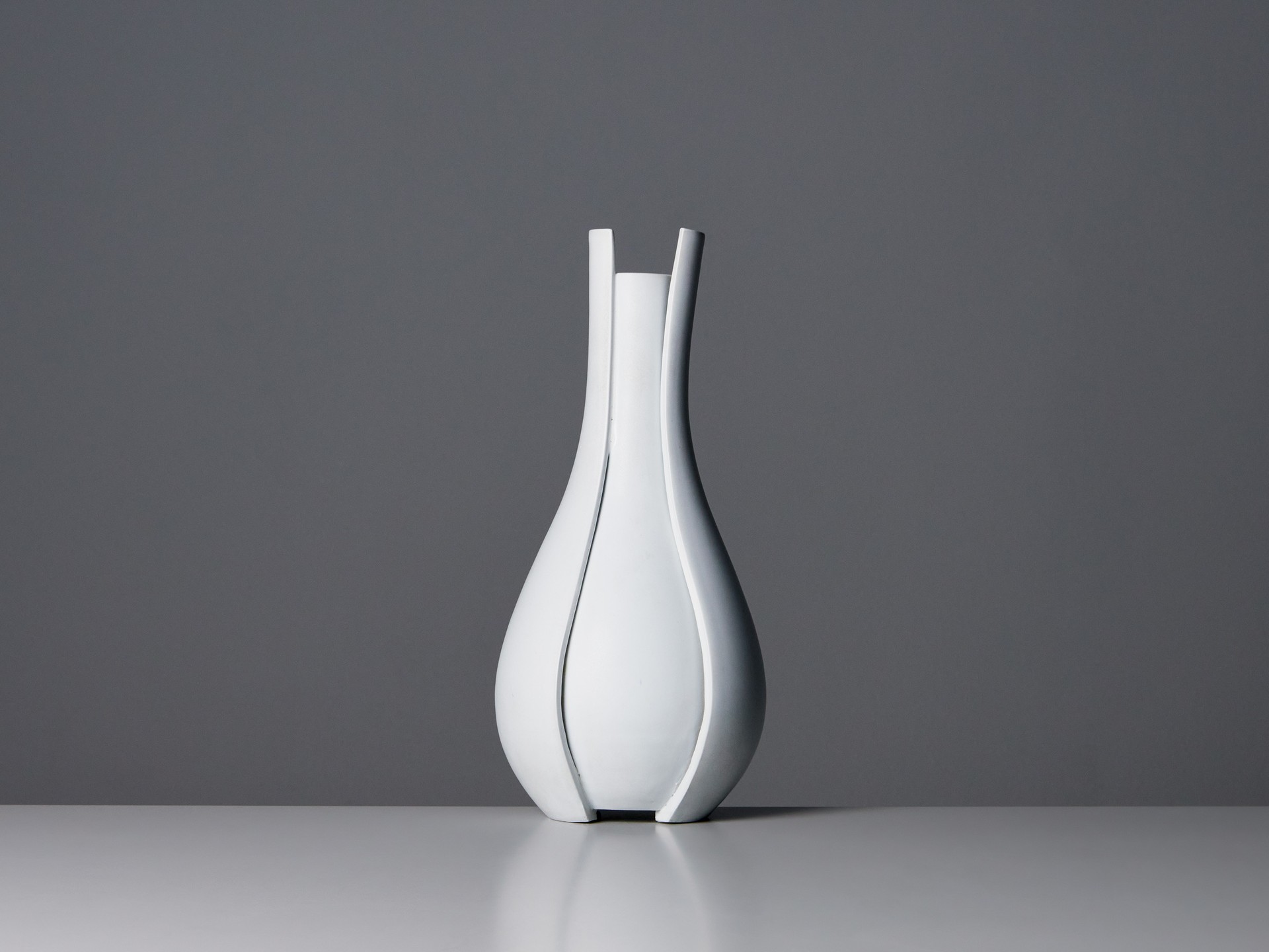 'Surrea' Vase image 2
