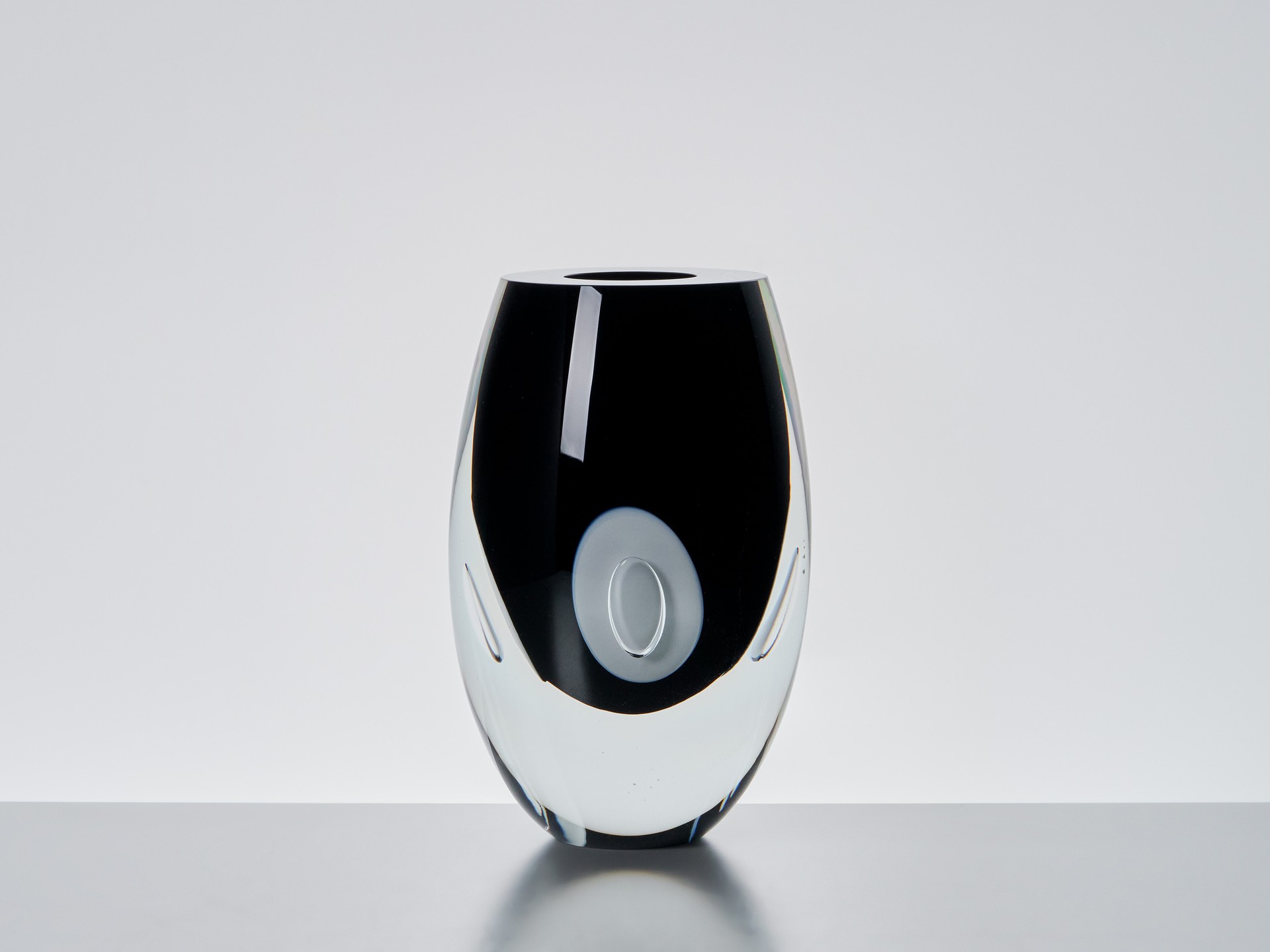 'Claritas' Vase image 2