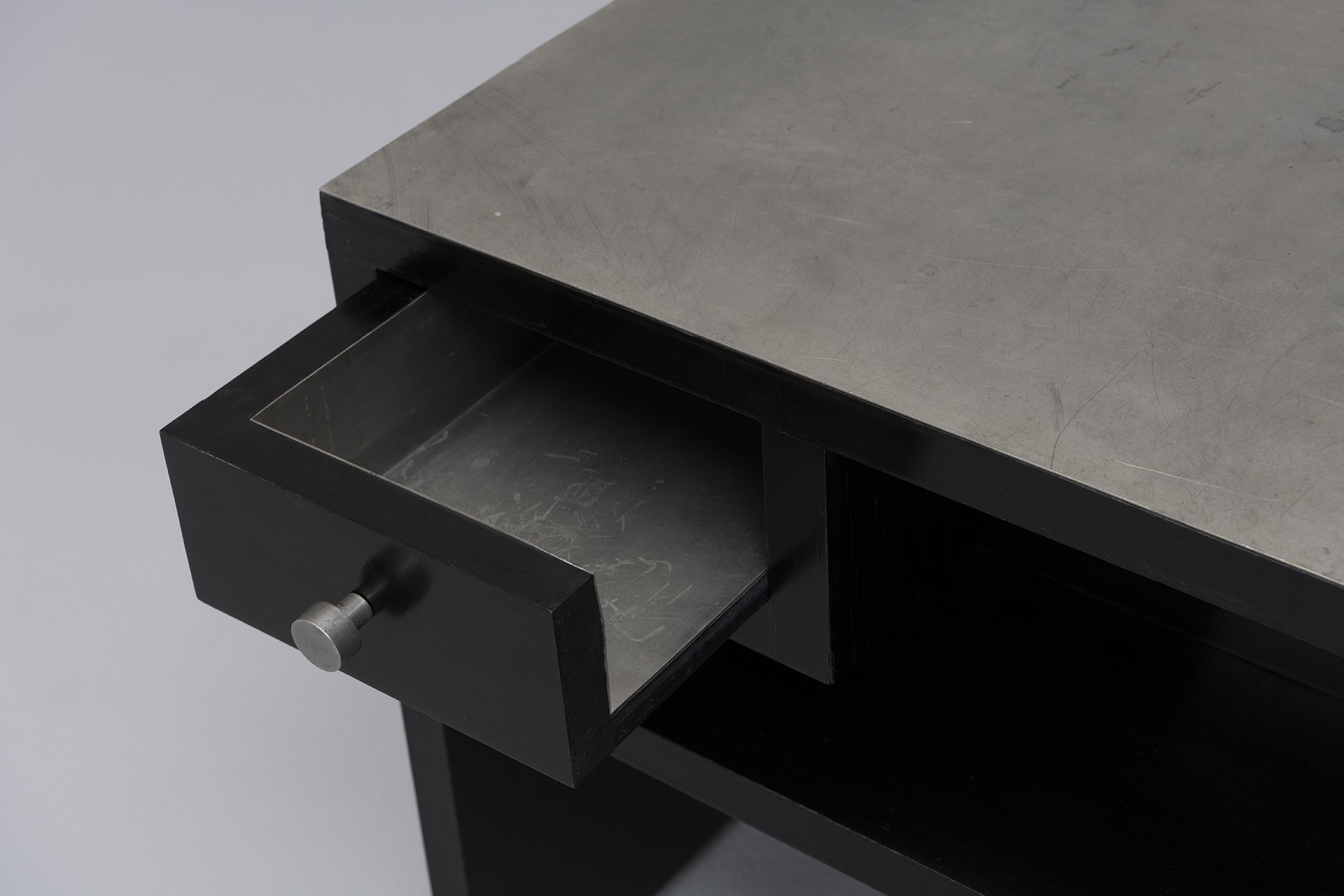Rare Side Table, Model no. 128 image 8