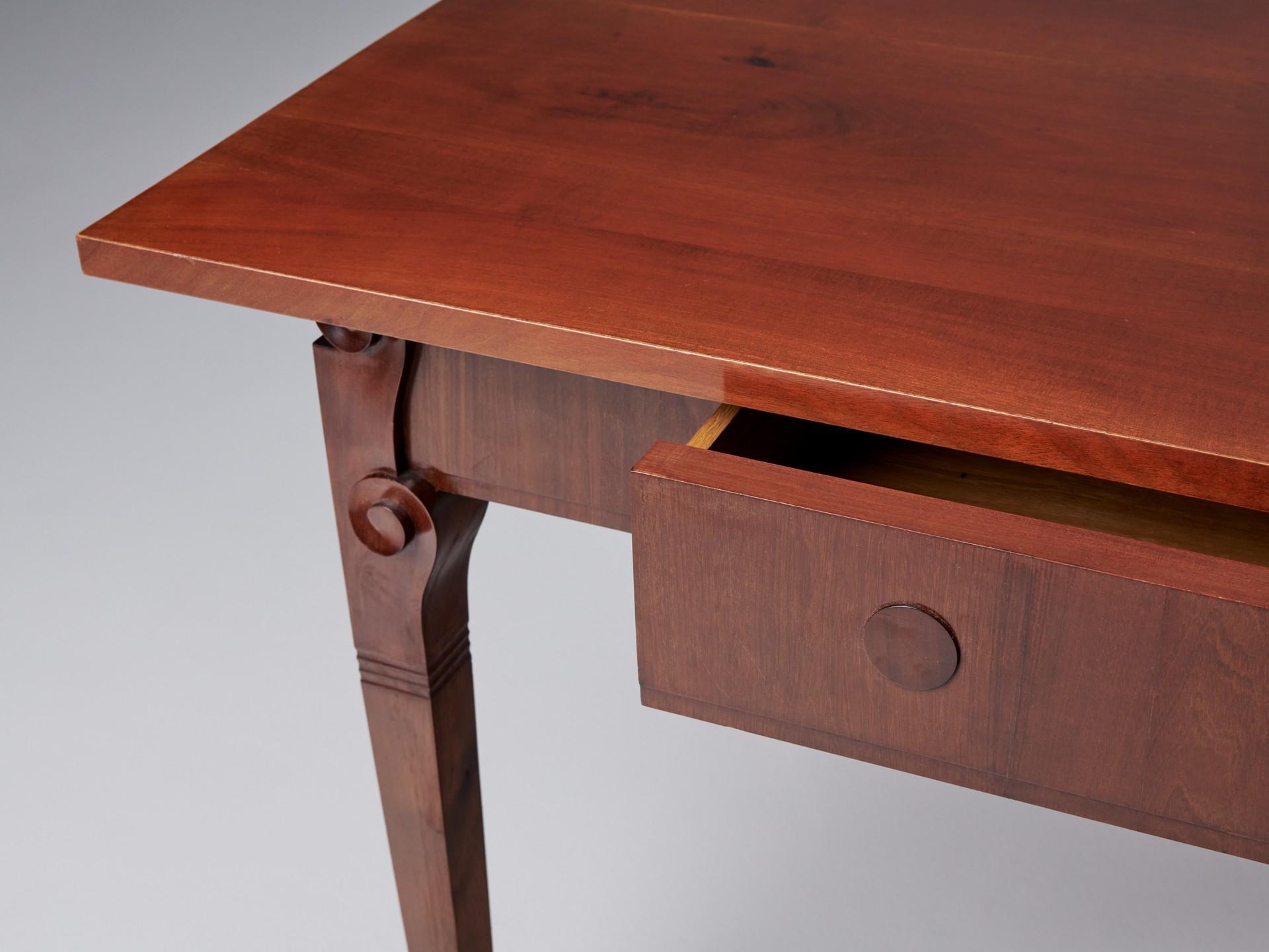 Desk image 7