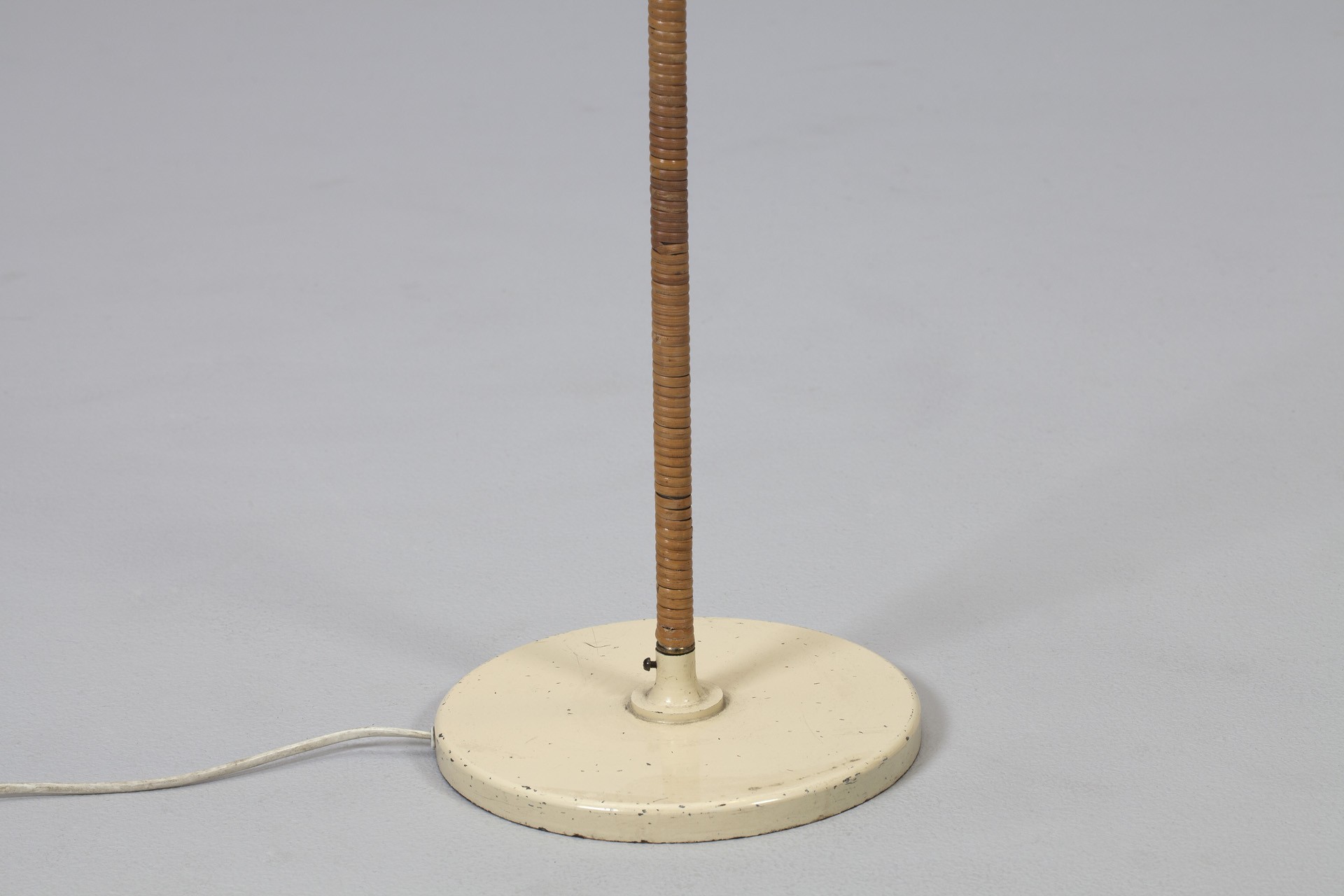 Itsu Floor Lamp image 3