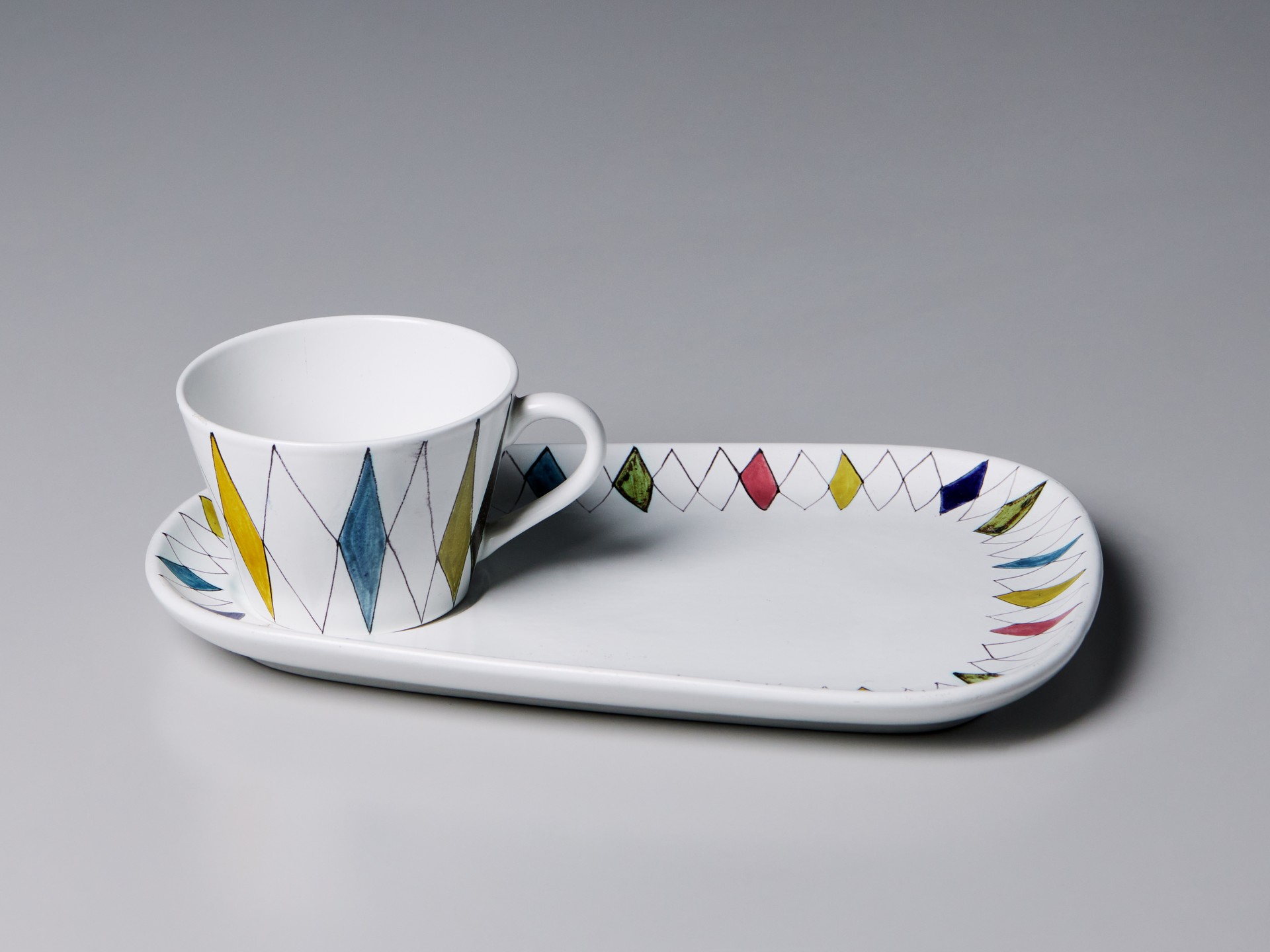 Six 'TV' Cups and Saucers image 6