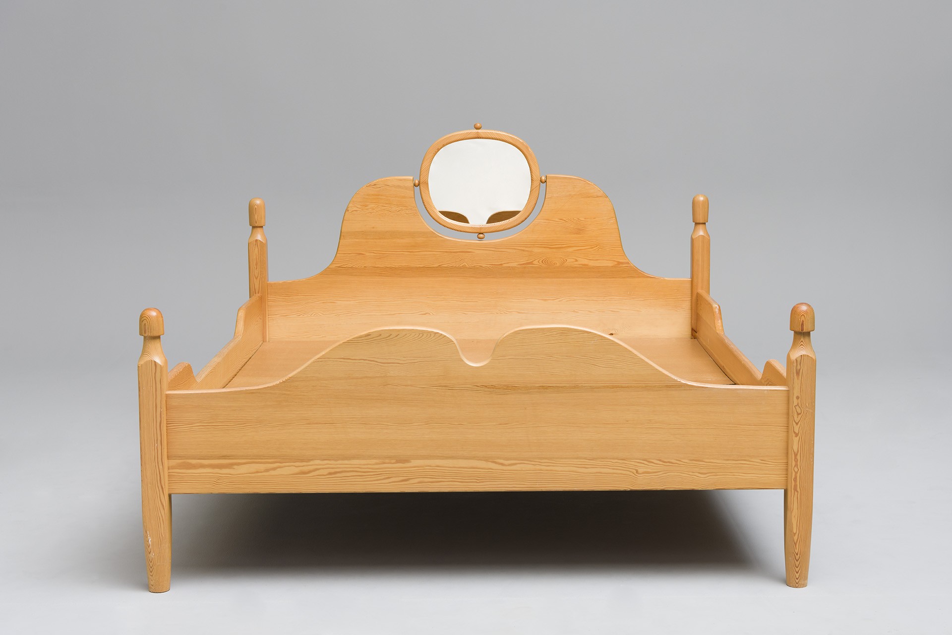 Bed with Adjustable Mirror image 2