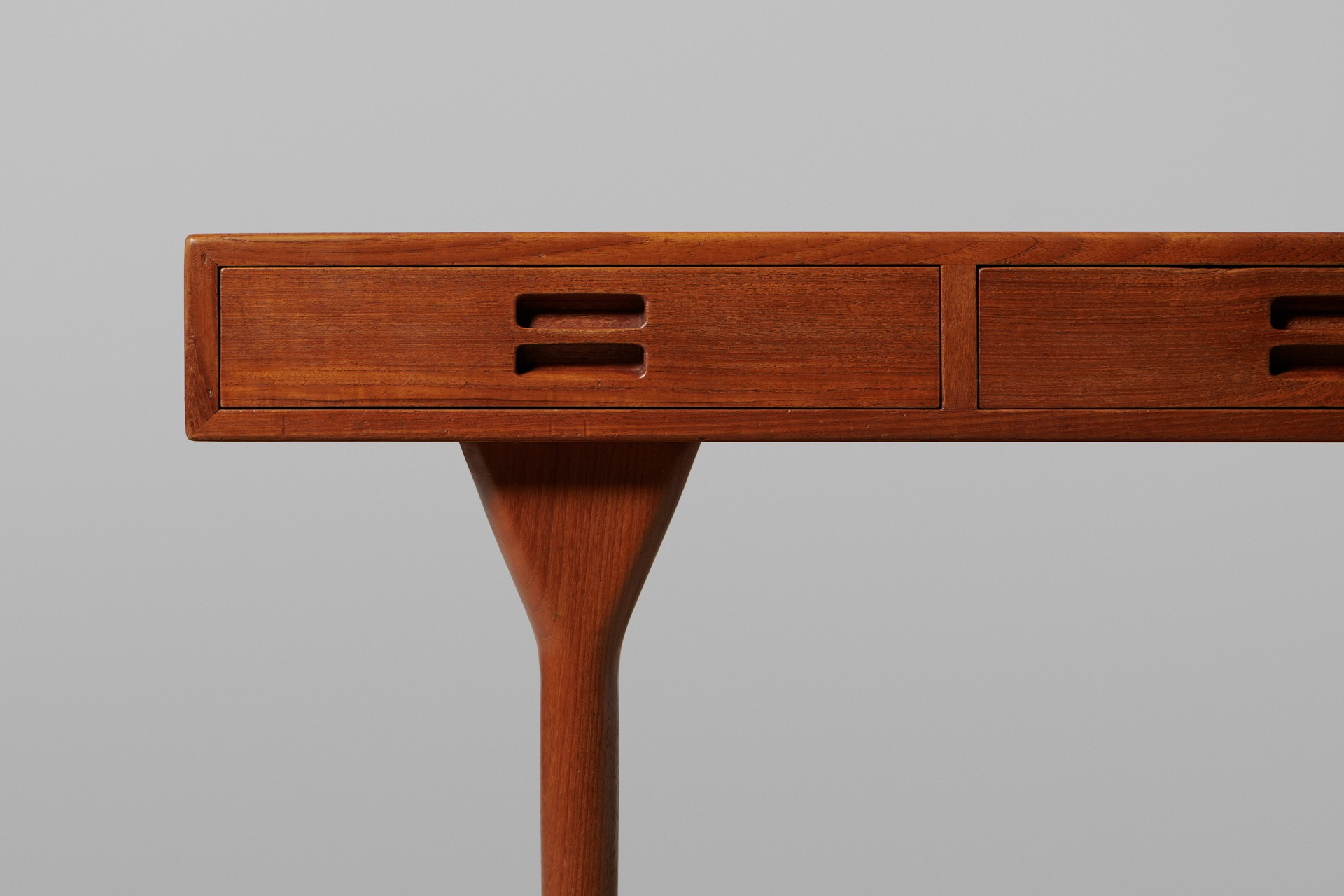 Desk image 3