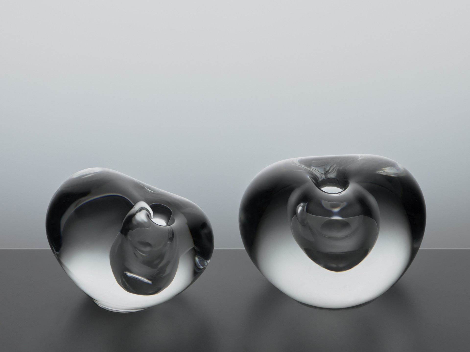 Pair of ¨Sydän¨ Vases image 3