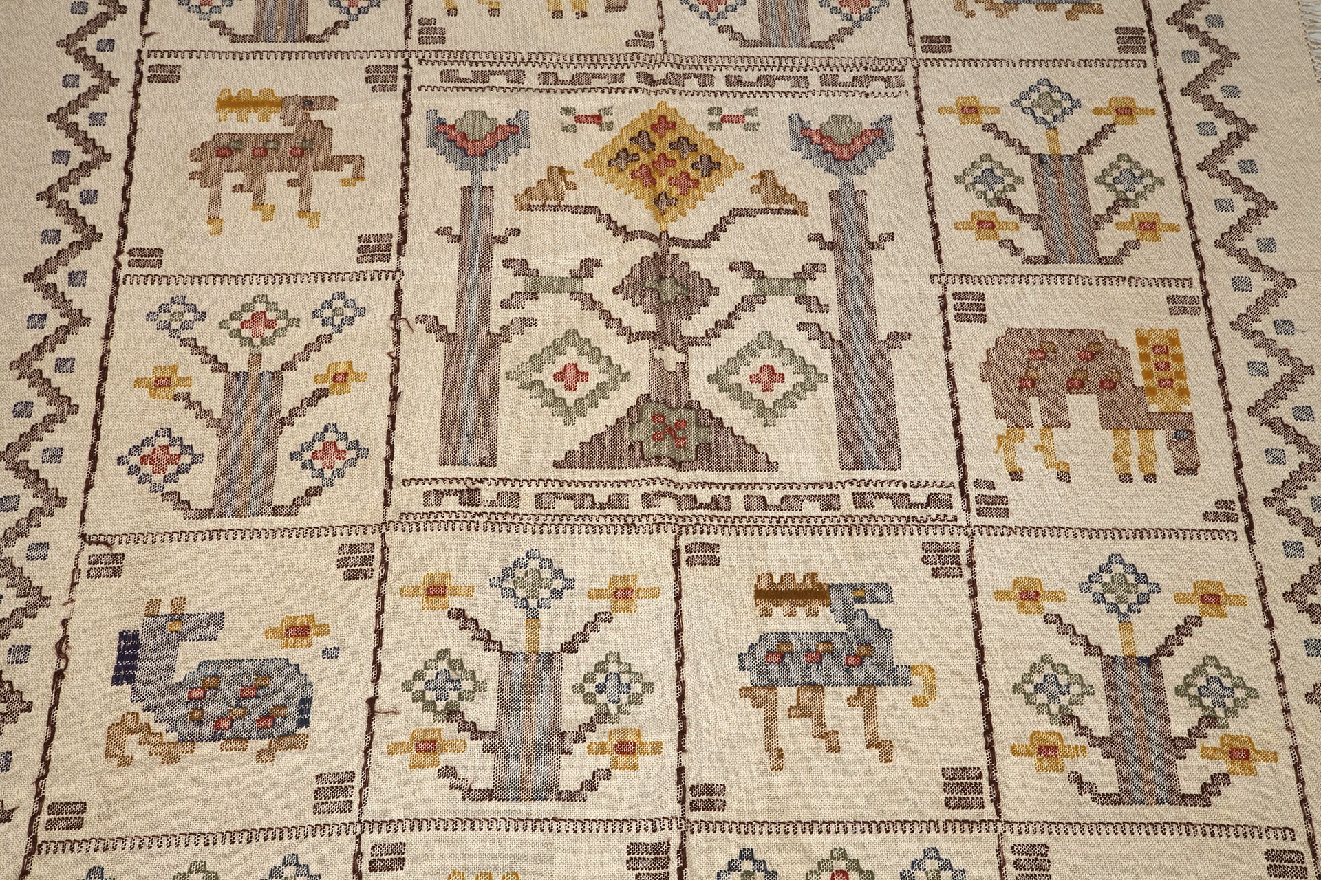 Tapestry - Bedspread image 3