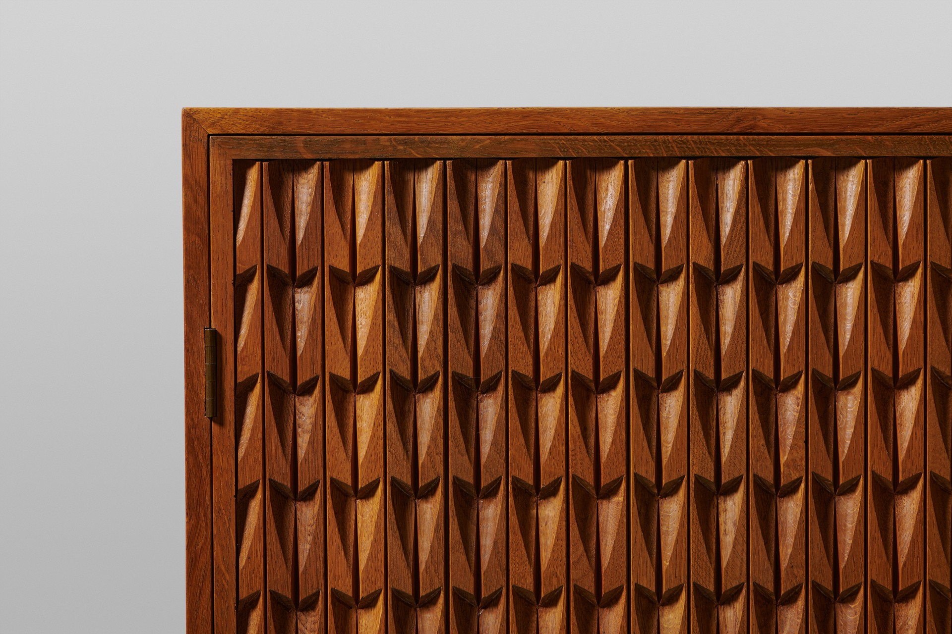 Rare "Crocodile" Cabinet image 4