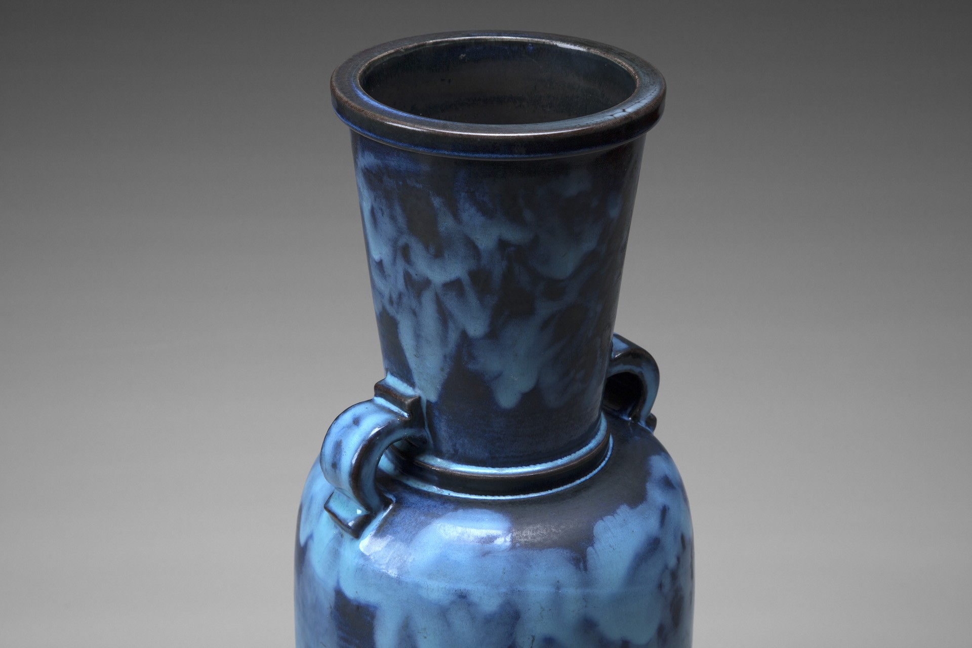 Vase image 3