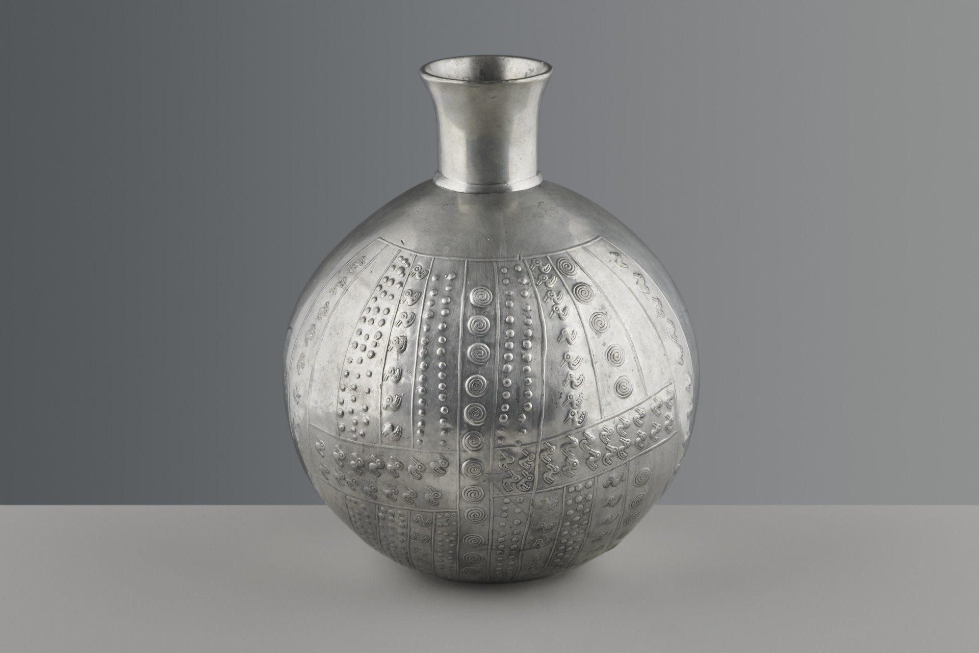 'Peruvian' Urn image 2