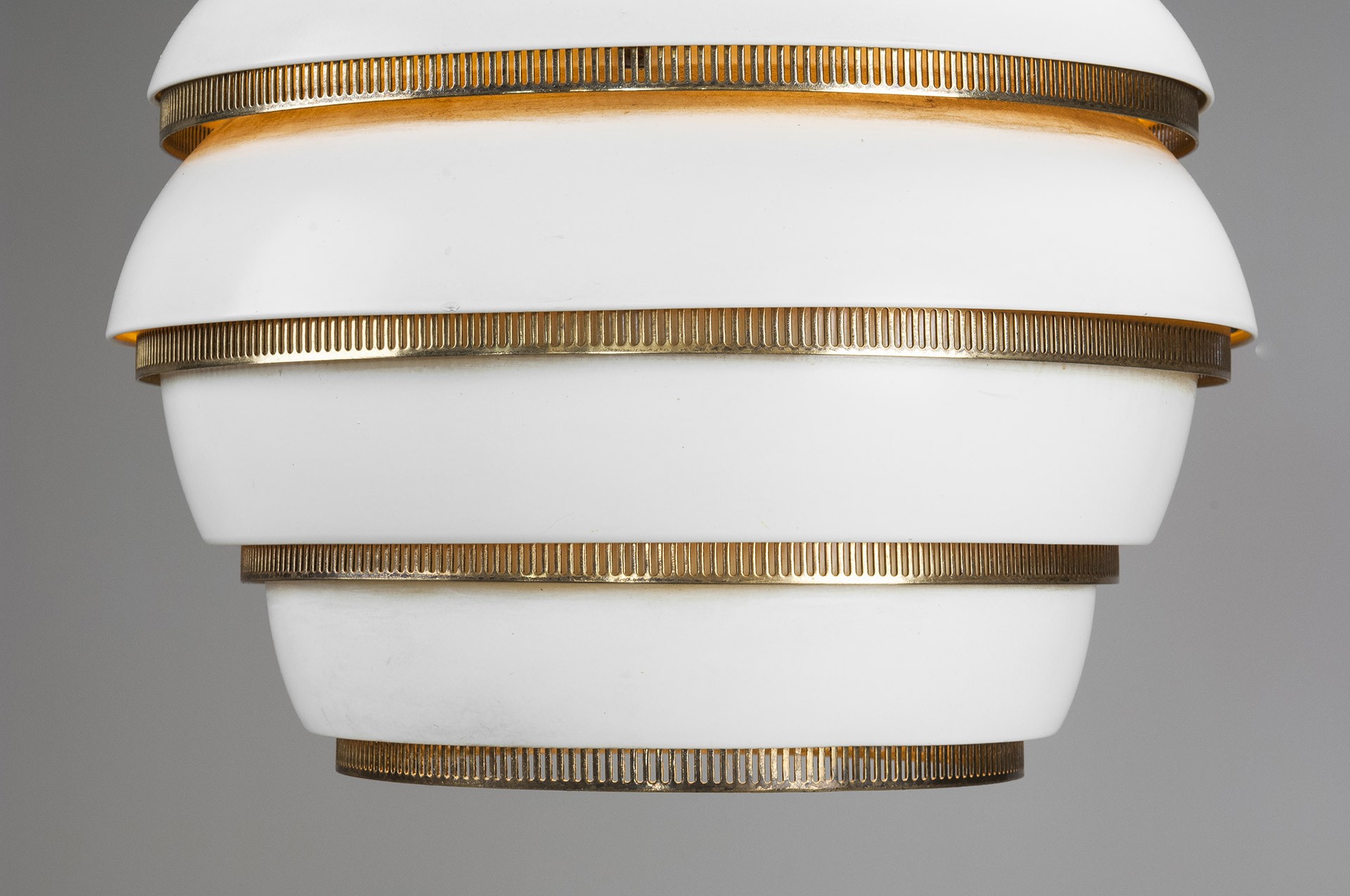 'Beehive' Lamp Model No. A331 image 3