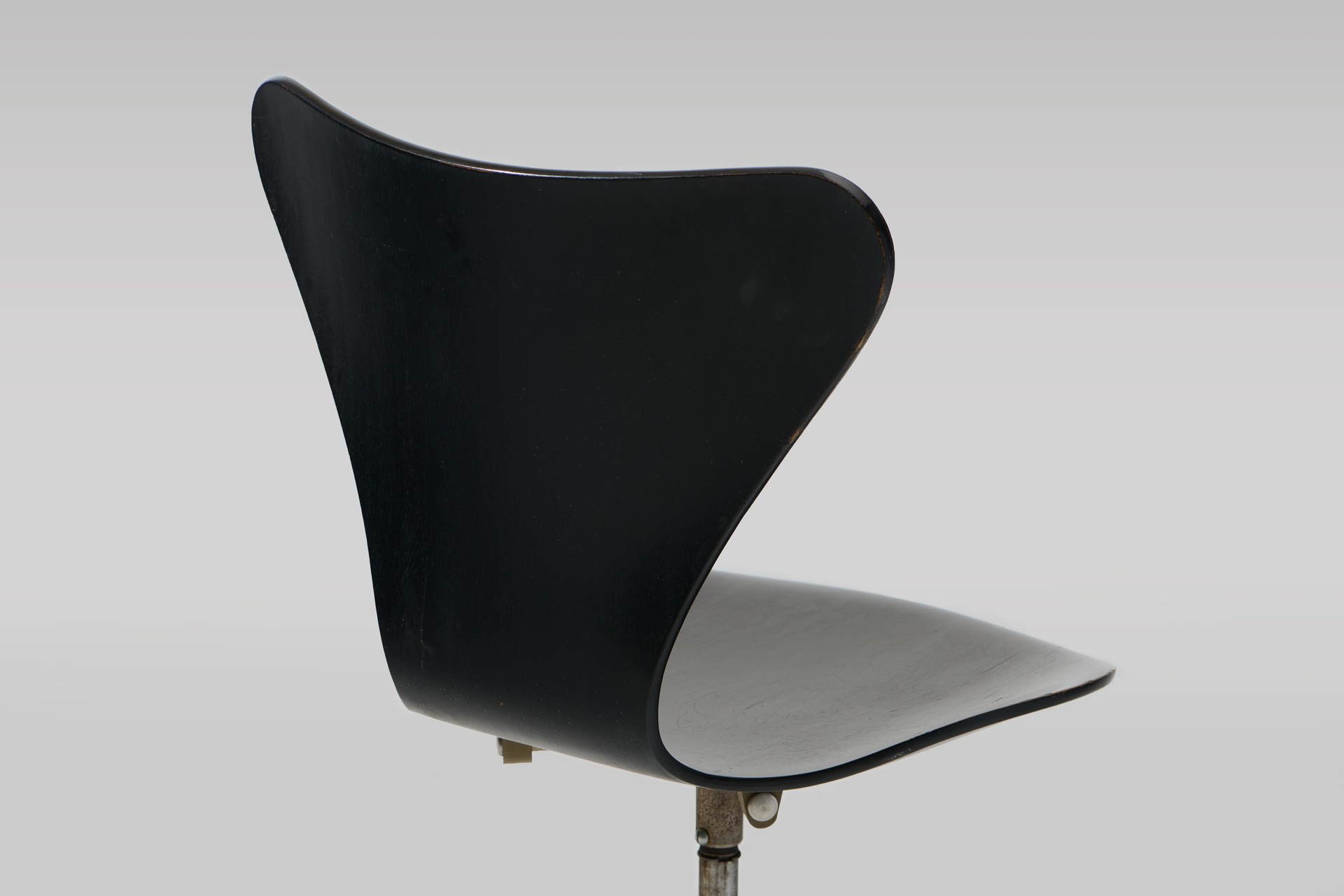Swivel Chair Model No. 3117 image 5