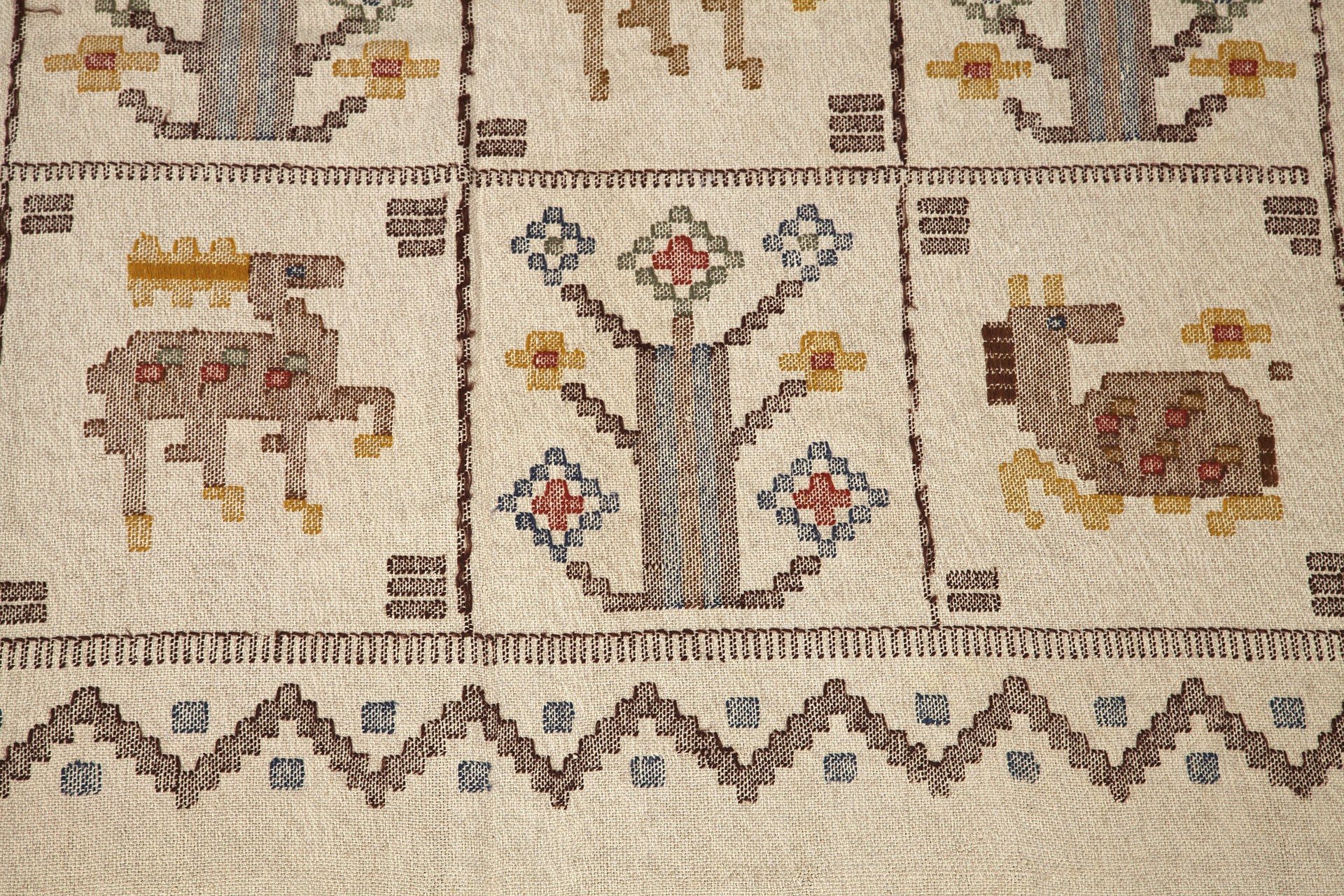 Tapestry - Bedspread image 4