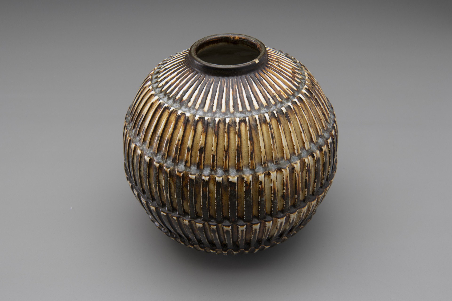 Vase image 3