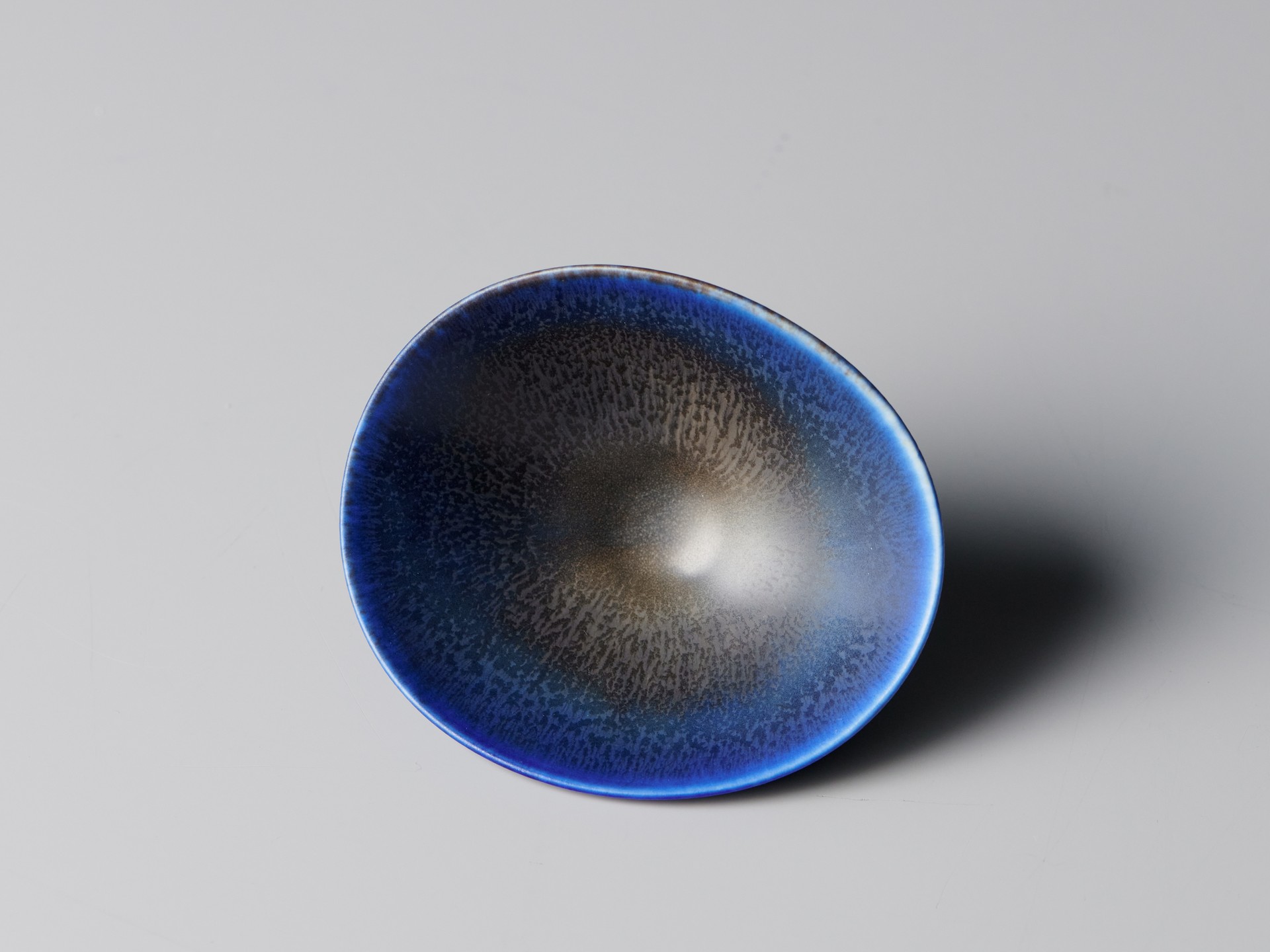 Set of Three Vases image 10
