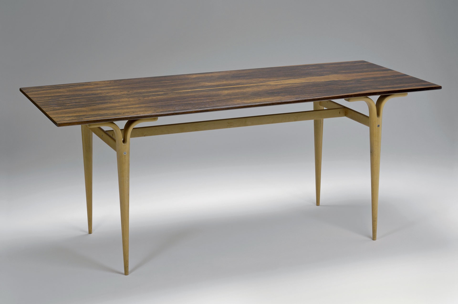 Desk / Table image 2