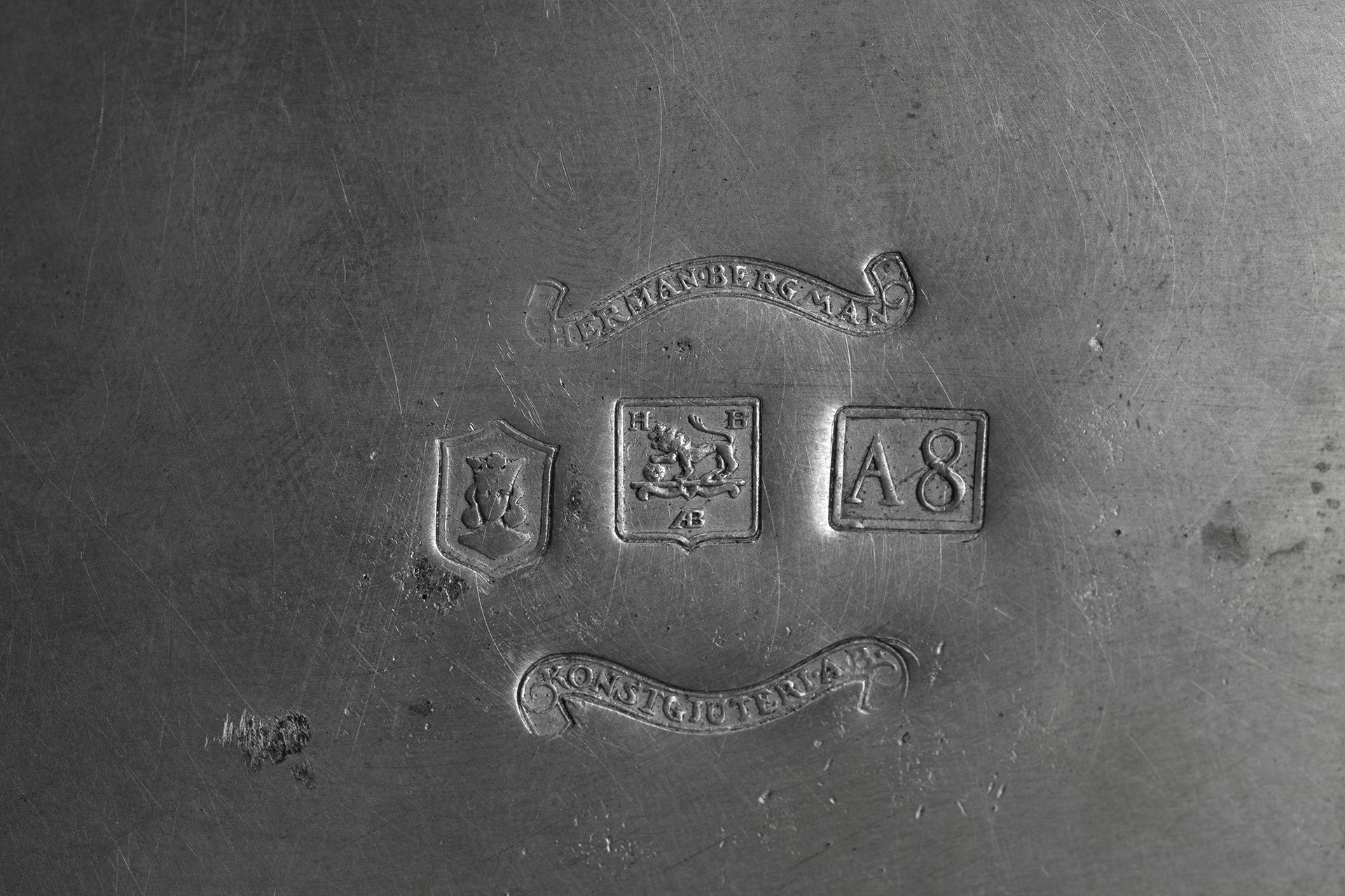 Pewter Box with Lid image 5