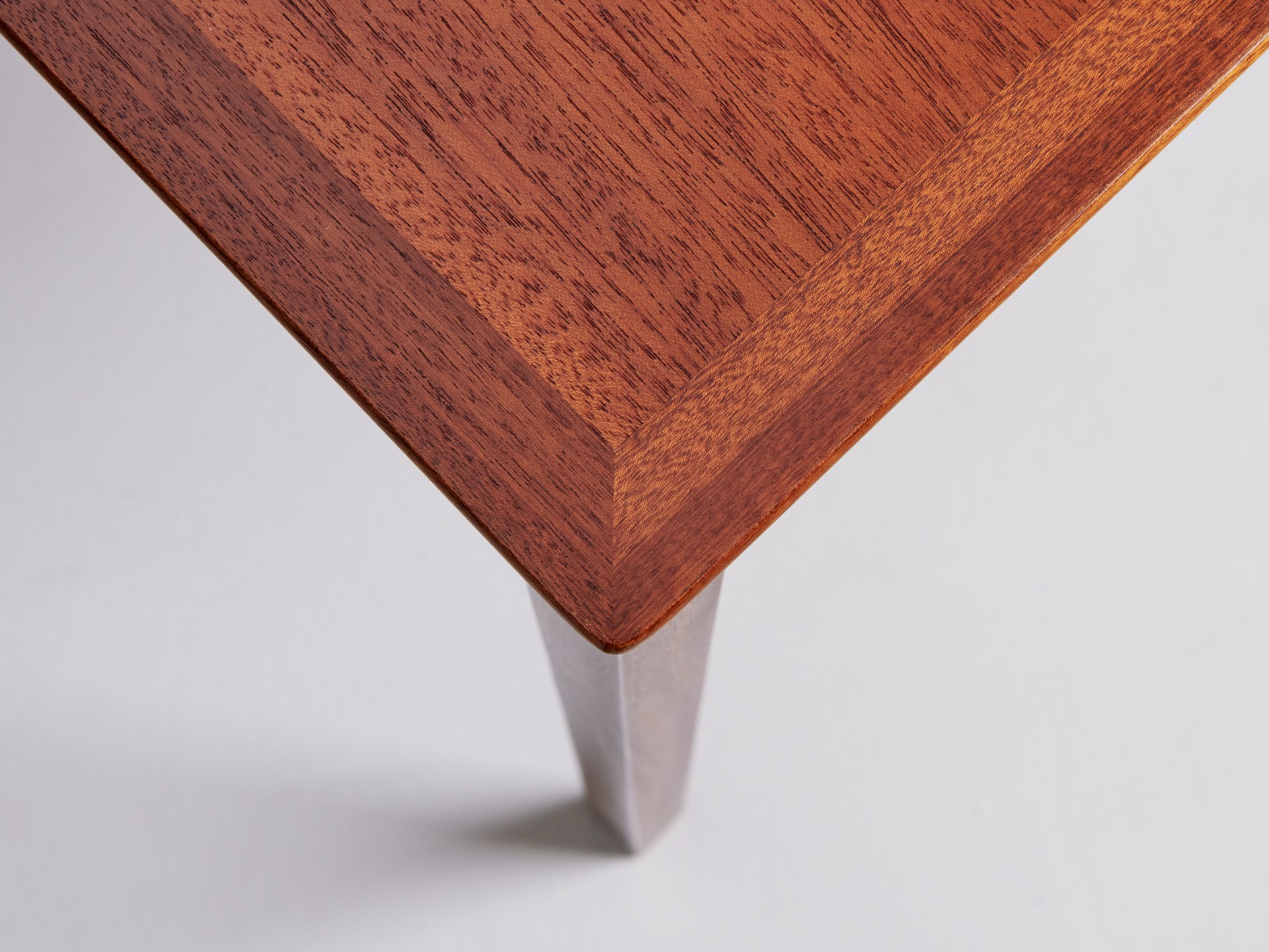Table/Desk image 7