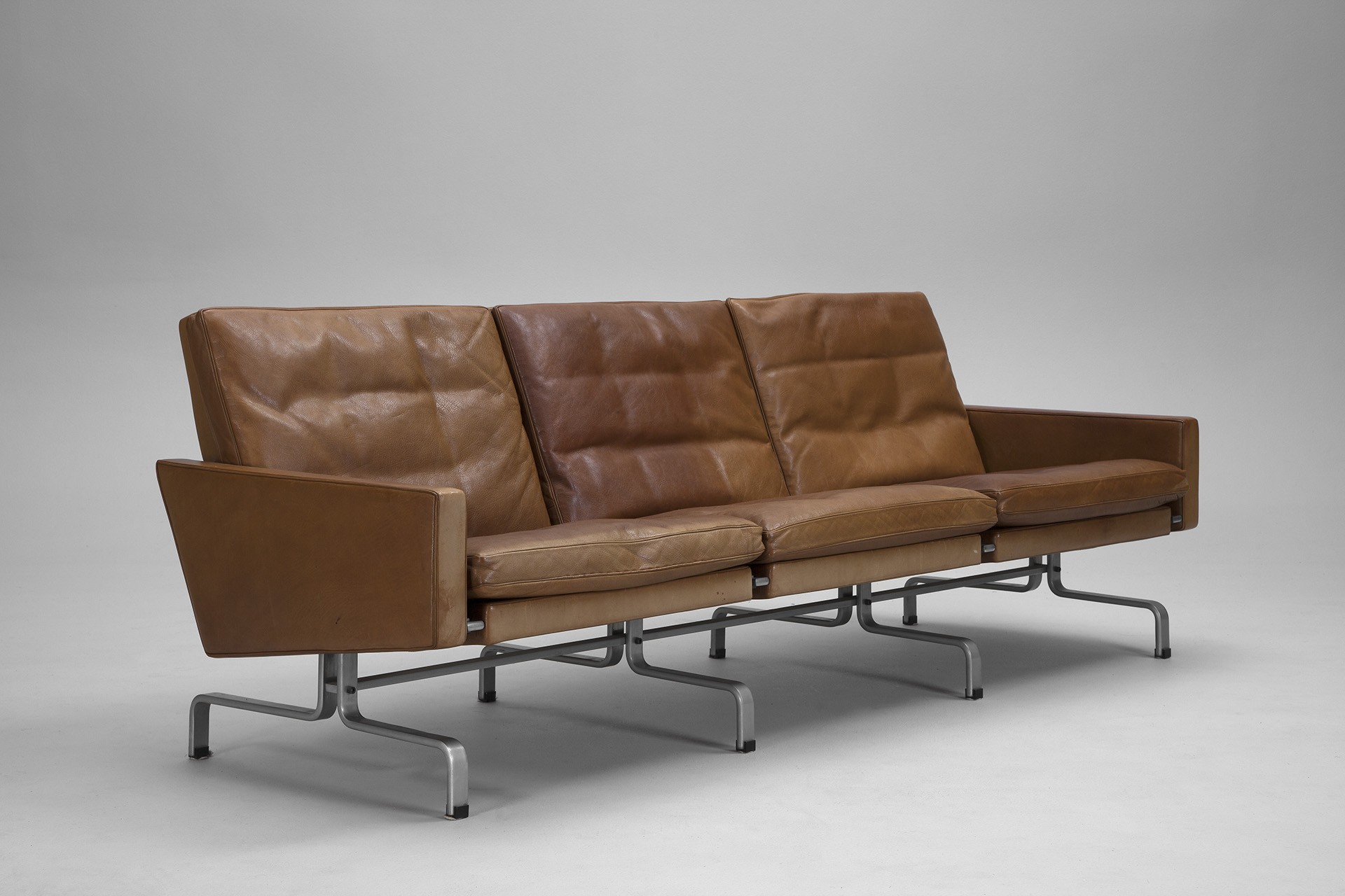 PK-31-3 Sofa