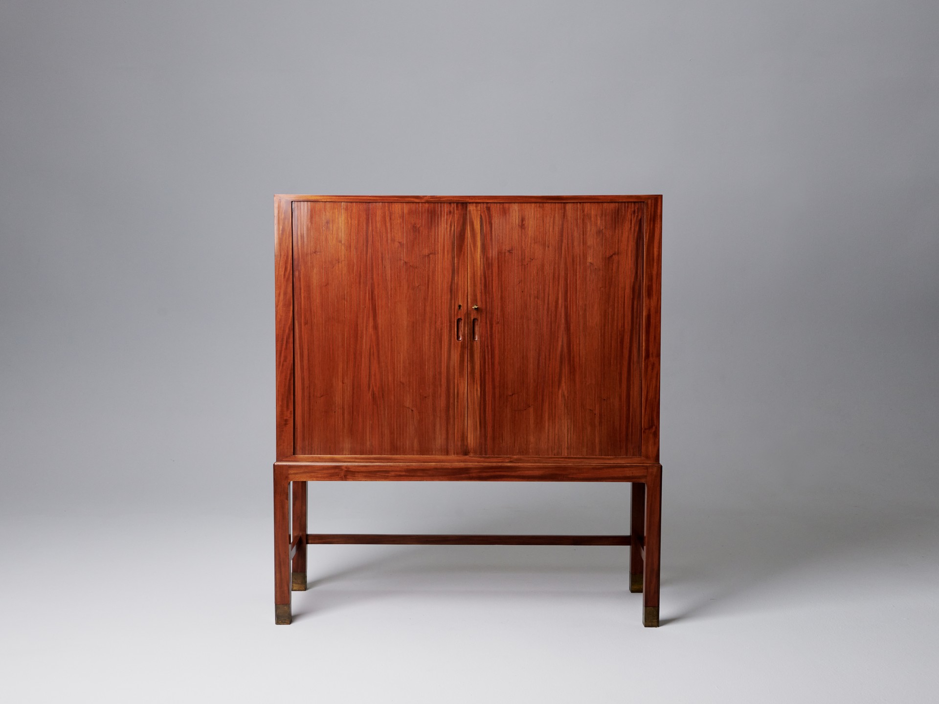 Cocktail Bar Cabinet image 3